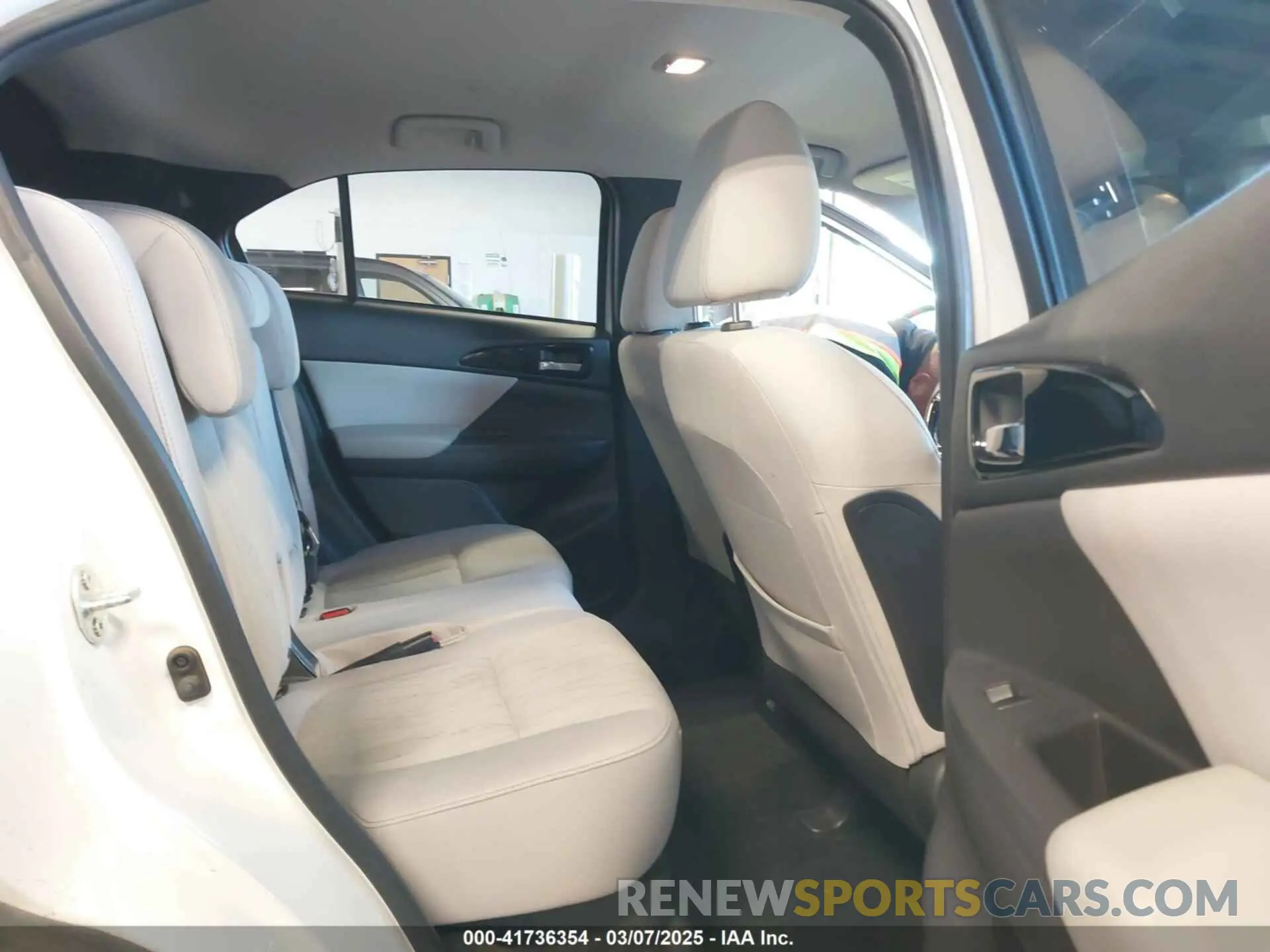 8 Photograph of a damaged car JA4AT5AA4KZ004822 MITSUBISHI ECLIPSE CROSS 2019