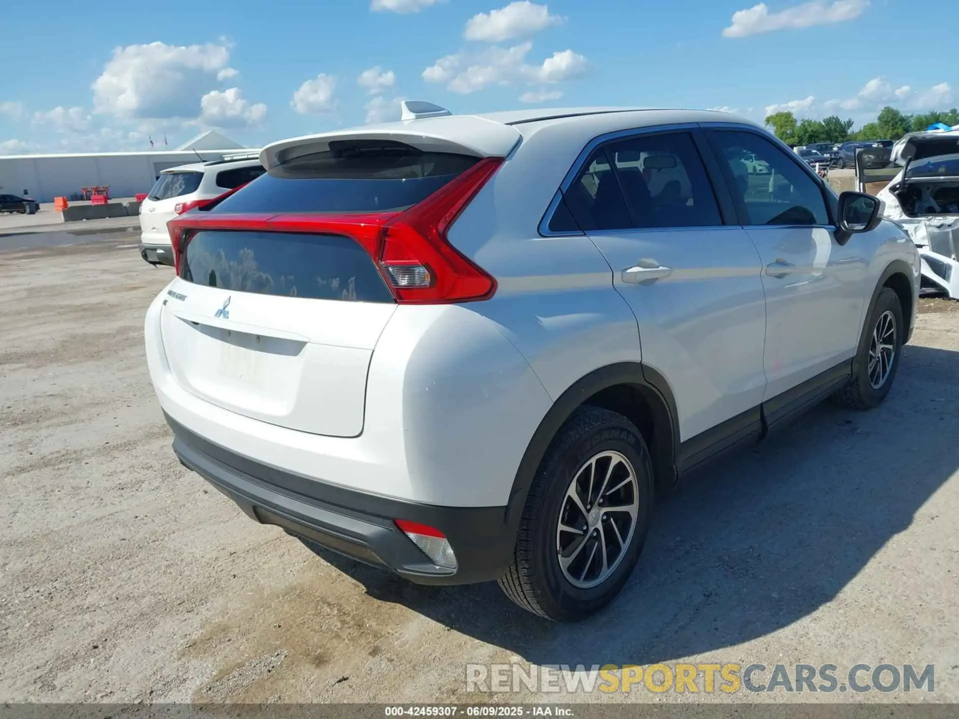 4 Фотография поврежденного автомобиля JA4AS3AA1LZ009730 MITSUBISHI ECLIPSE CROSS 2020
