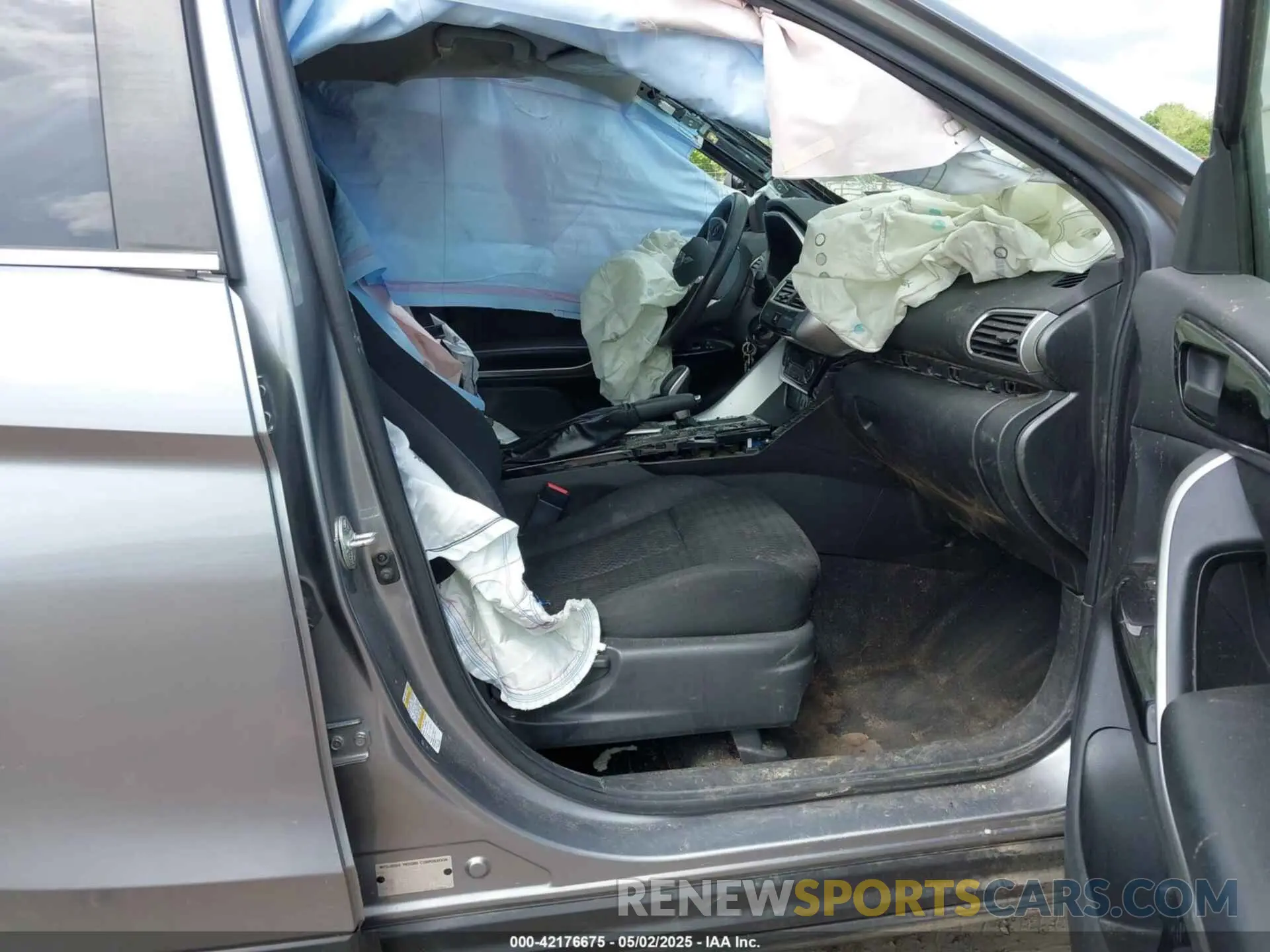 5 Photograph of a damaged car JA4AS4AA2LZ000332 MITSUBISHI ECLIPSE CROSS 2020
