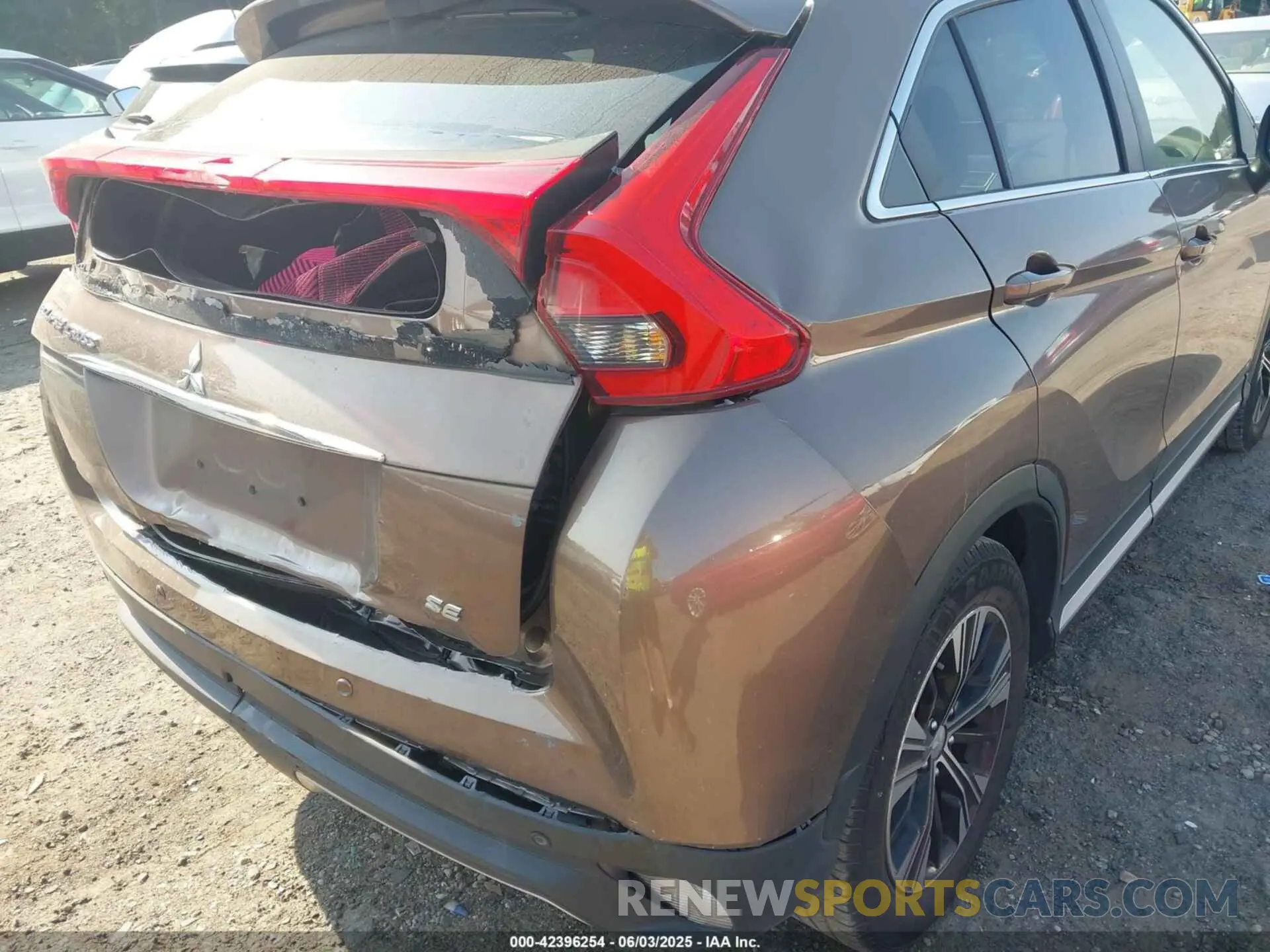 17 Photograph of a damaged car JA4AS5AA3LZ002452 MITSUBISHI ECLIPSE CROSS 2020