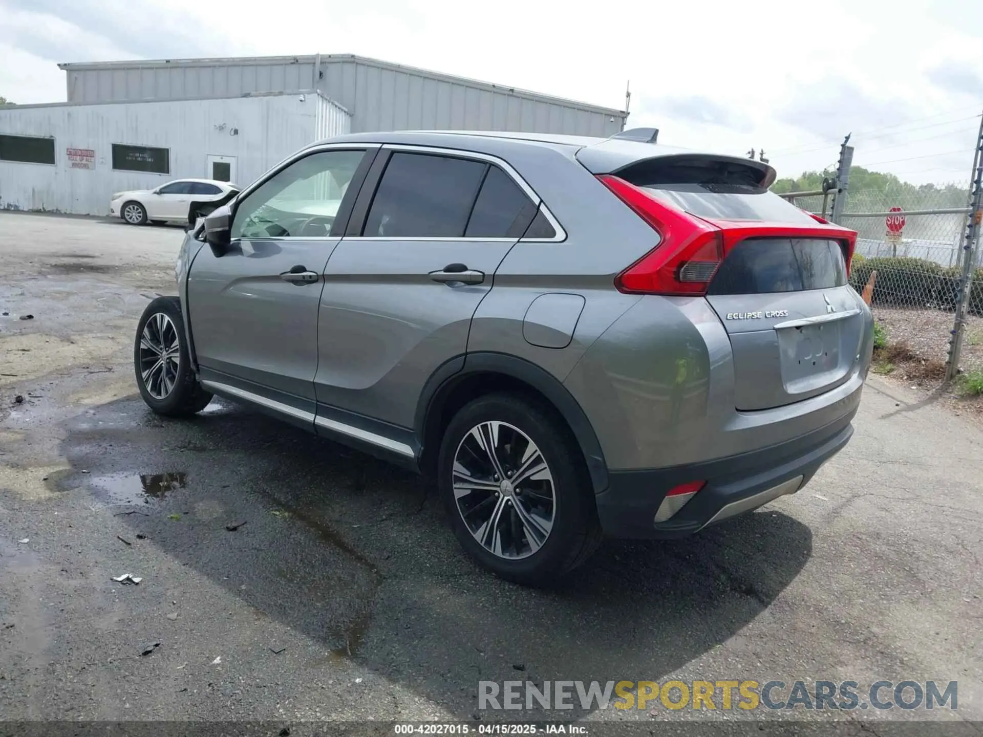 3 Фотография поврежденного автомобиля JA4AS5AAXLZ002366 MITSUBISHI ECLIPSE CROSS 2020