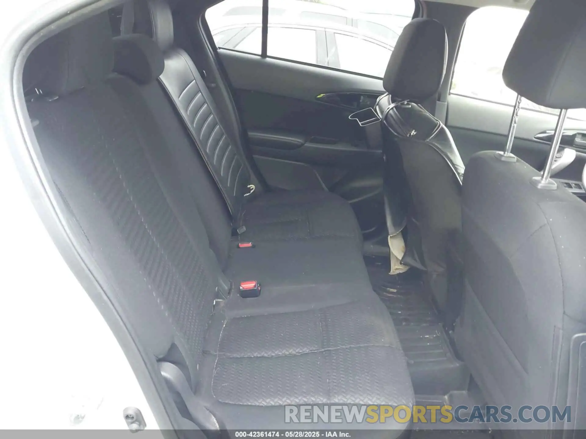 8 Photograph of a damaged car JA4ATUAA6NZ055799 MITSUBISHI ECLIPSE CROSS 2022