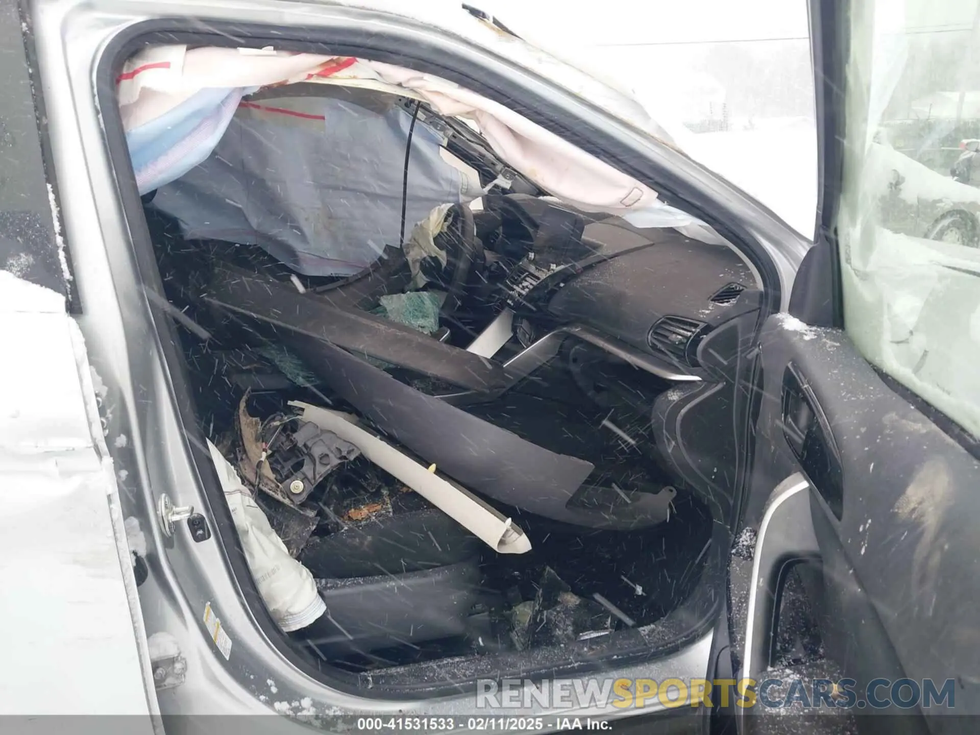 5 Photograph of a damaged car JA4ATVAA4NZ002850 MITSUBISHI ECLIPSE CROSS 2022