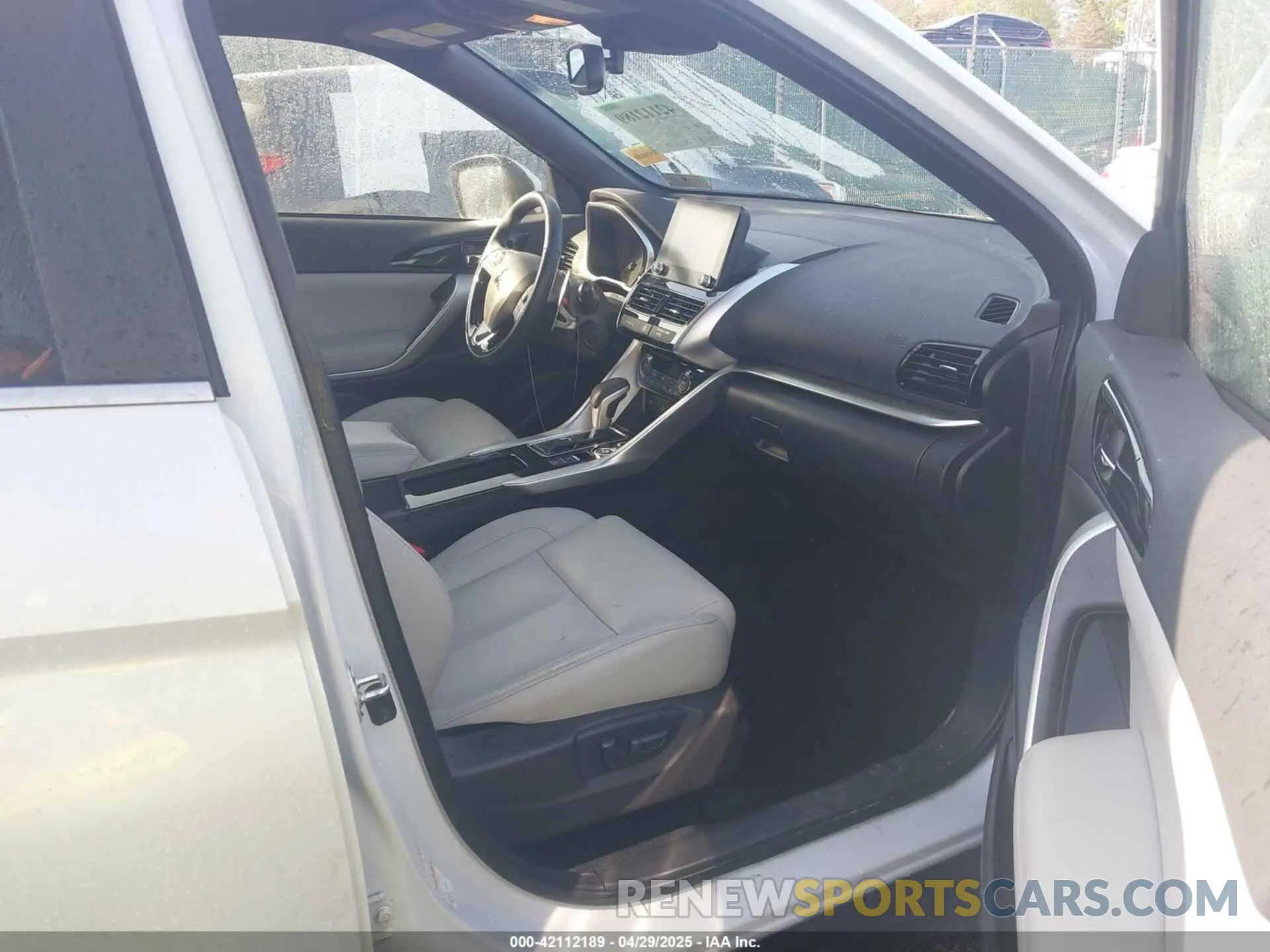 5 Photograph of a damaged car JA4ATWAA3NZ057148 MITSUBISHI ECLIPSE CROSS 2022