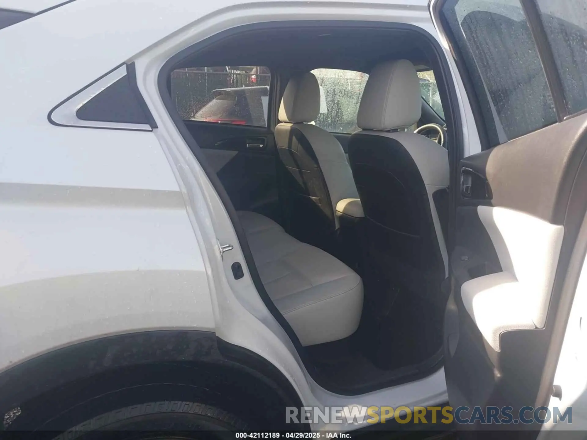 8 Photograph of a damaged car JA4ATWAA3NZ057148 MITSUBISHI ECLIPSE CROSS 2022