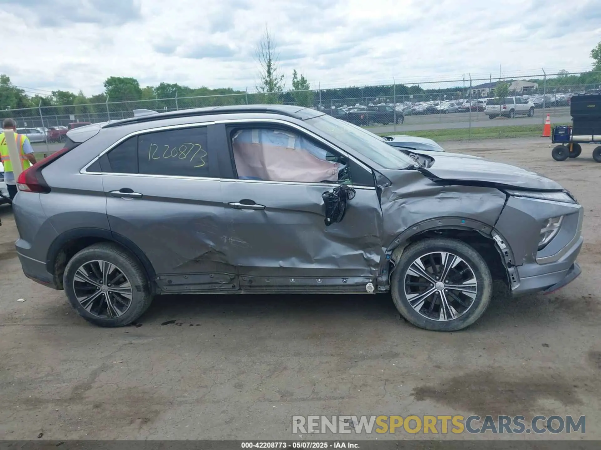 13 Photograph of a damaged car JA4ATWAA8NZ004476 MITSUBISHI ECLIPSE CROSS 2022
