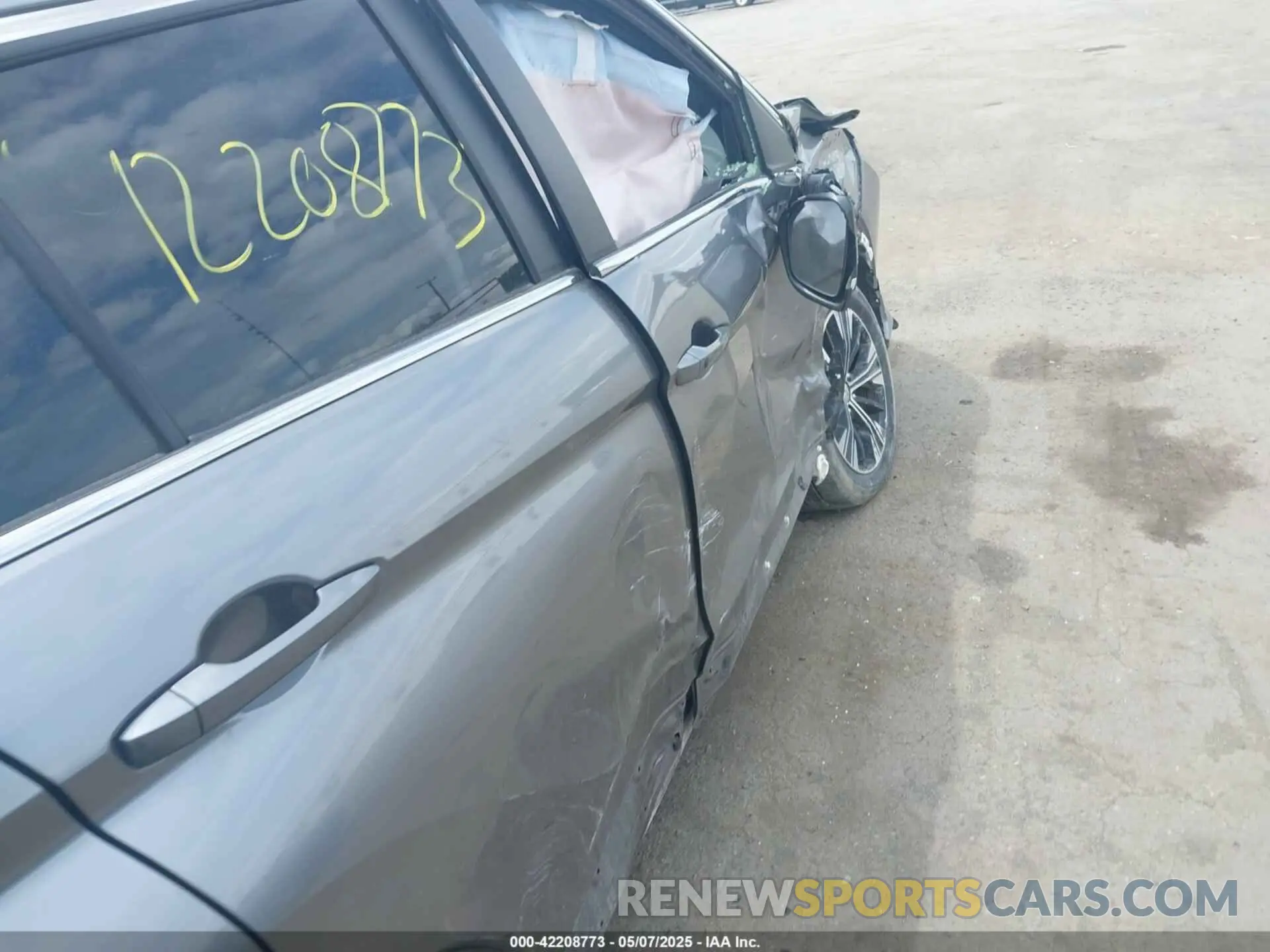 6 Photograph of a damaged car JA4ATWAA8NZ004476 MITSUBISHI ECLIPSE CROSS 2022