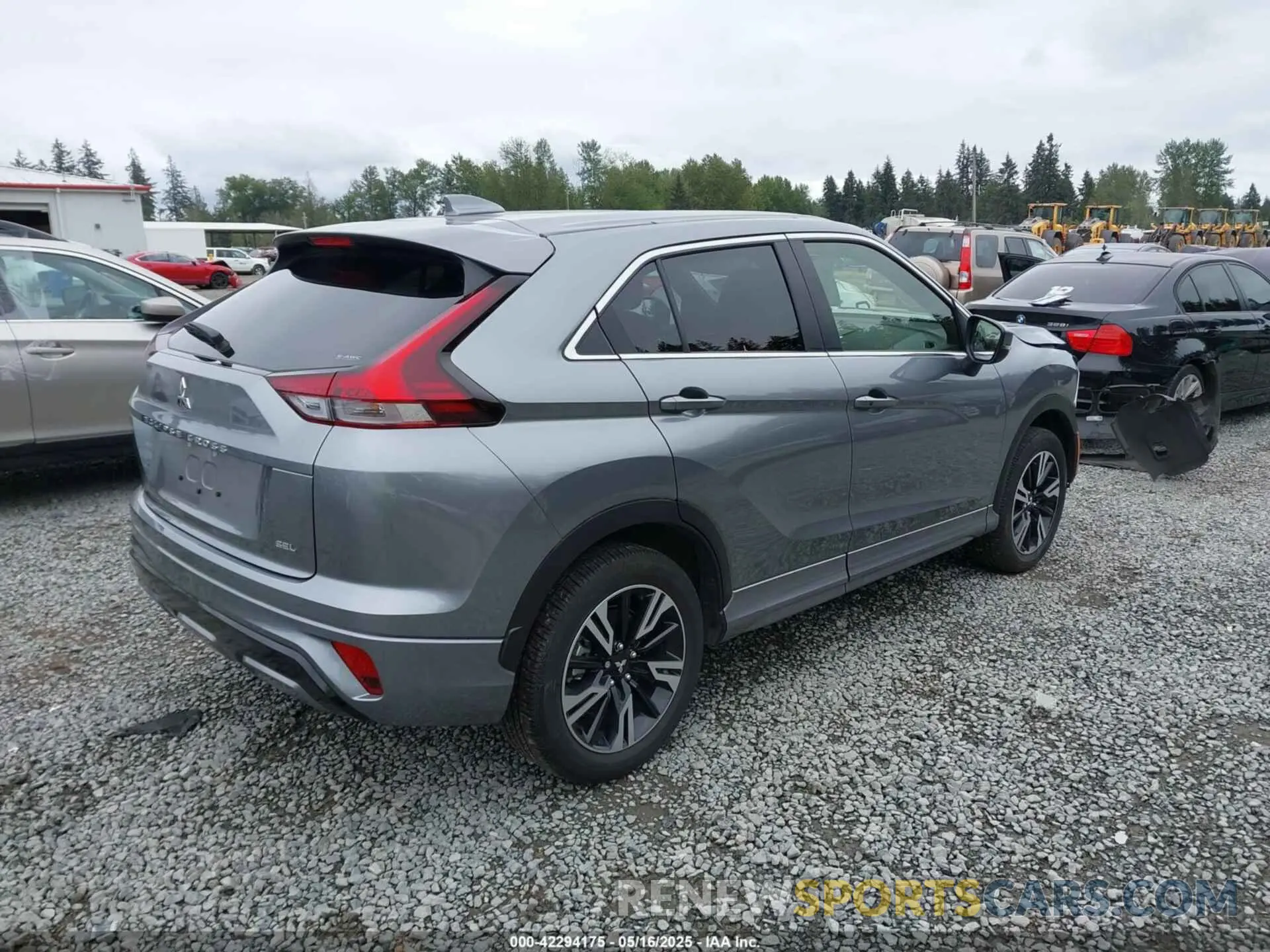 4 Photograph of a damaged car JA4ATWAA1RZ010562 MITSUBISHI ECLIPSE CROSS 2024