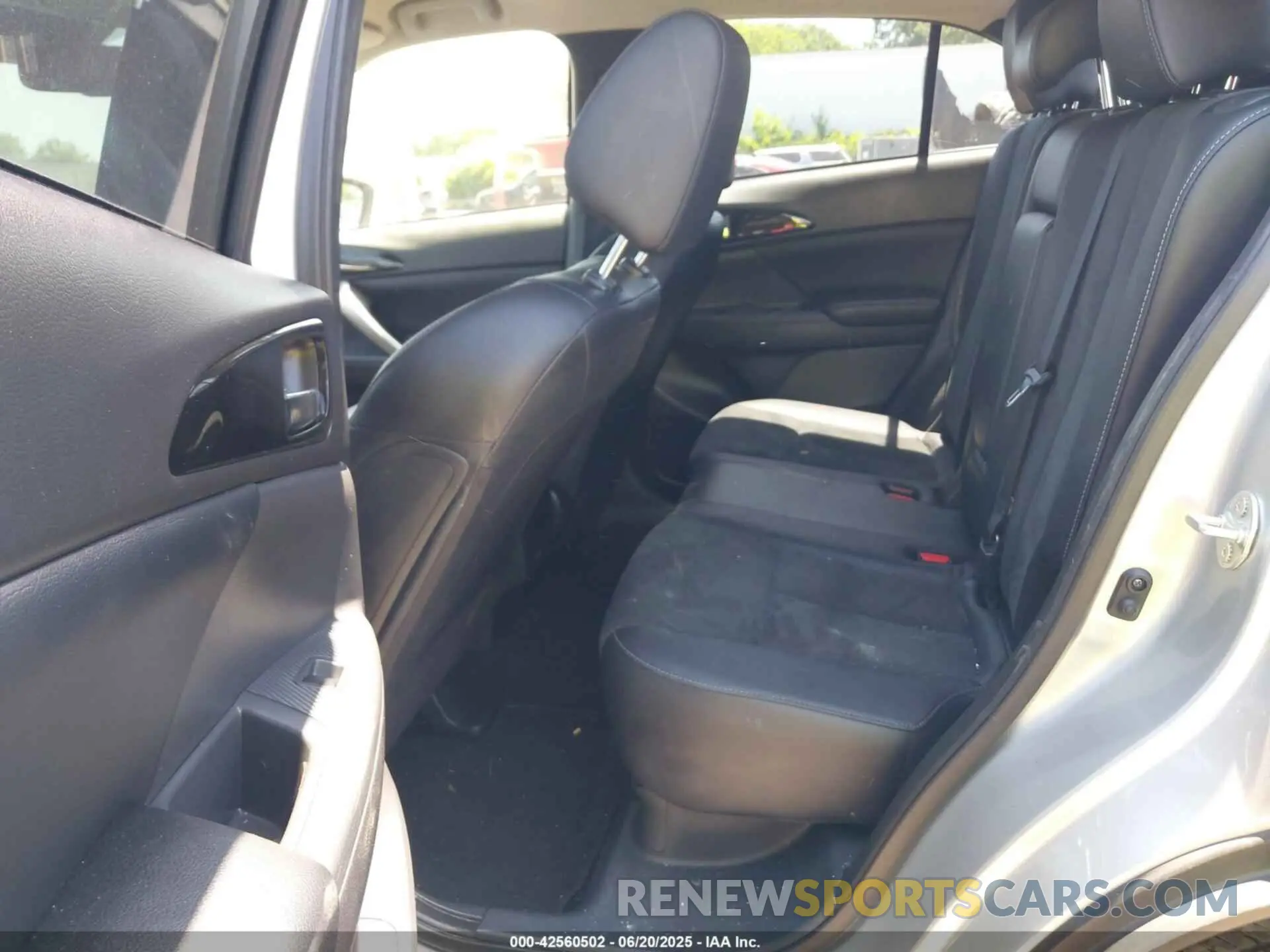 8 Photograph of a damaged car JA4ATWAA1RZ068350 MITSUBISHI ECLIPSE CROSS 2024
