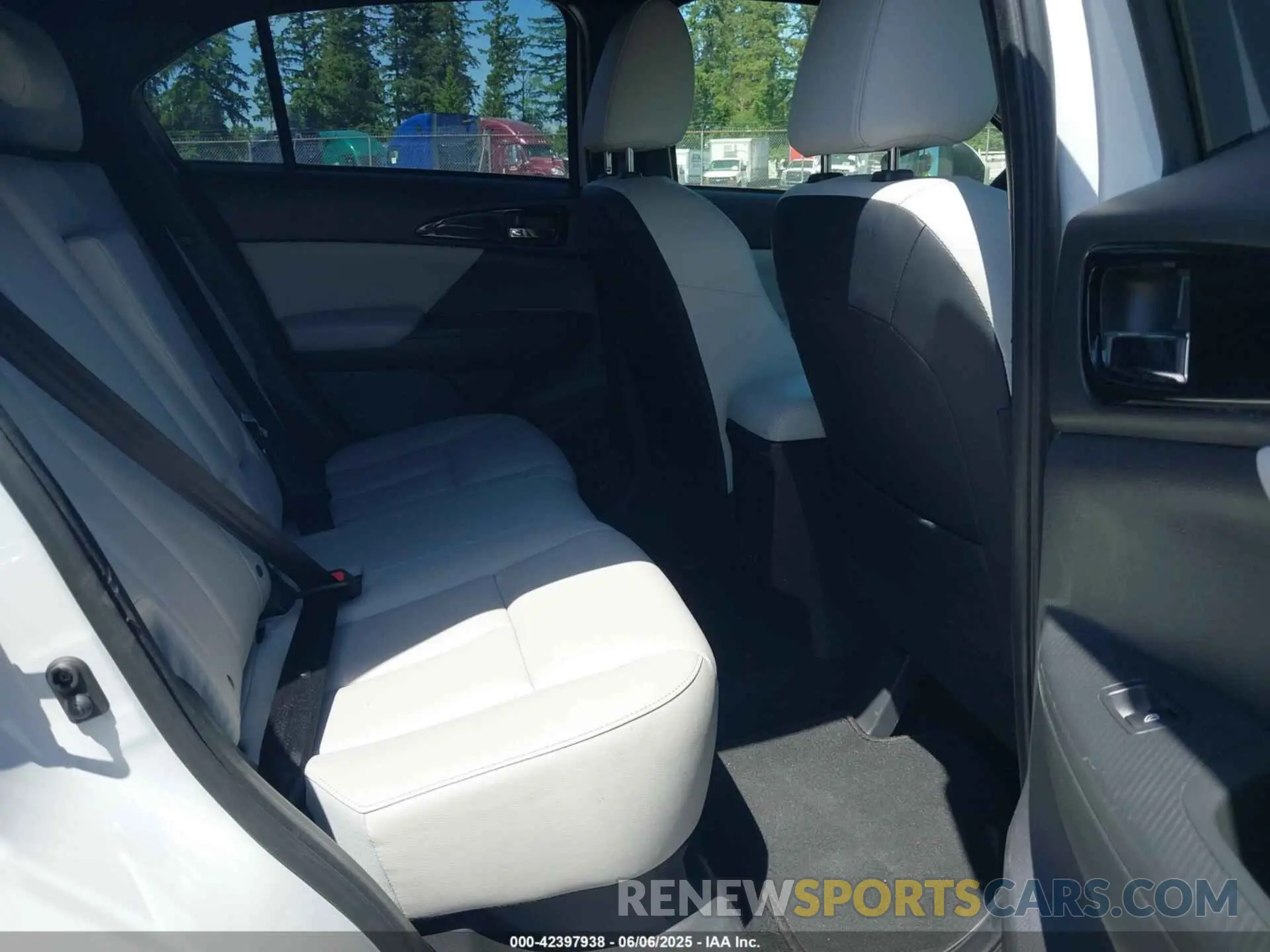 8 Photograph of a damaged car JA4ATWAA6RZ077464 MITSUBISHI ECLIPSE CROSS 2024