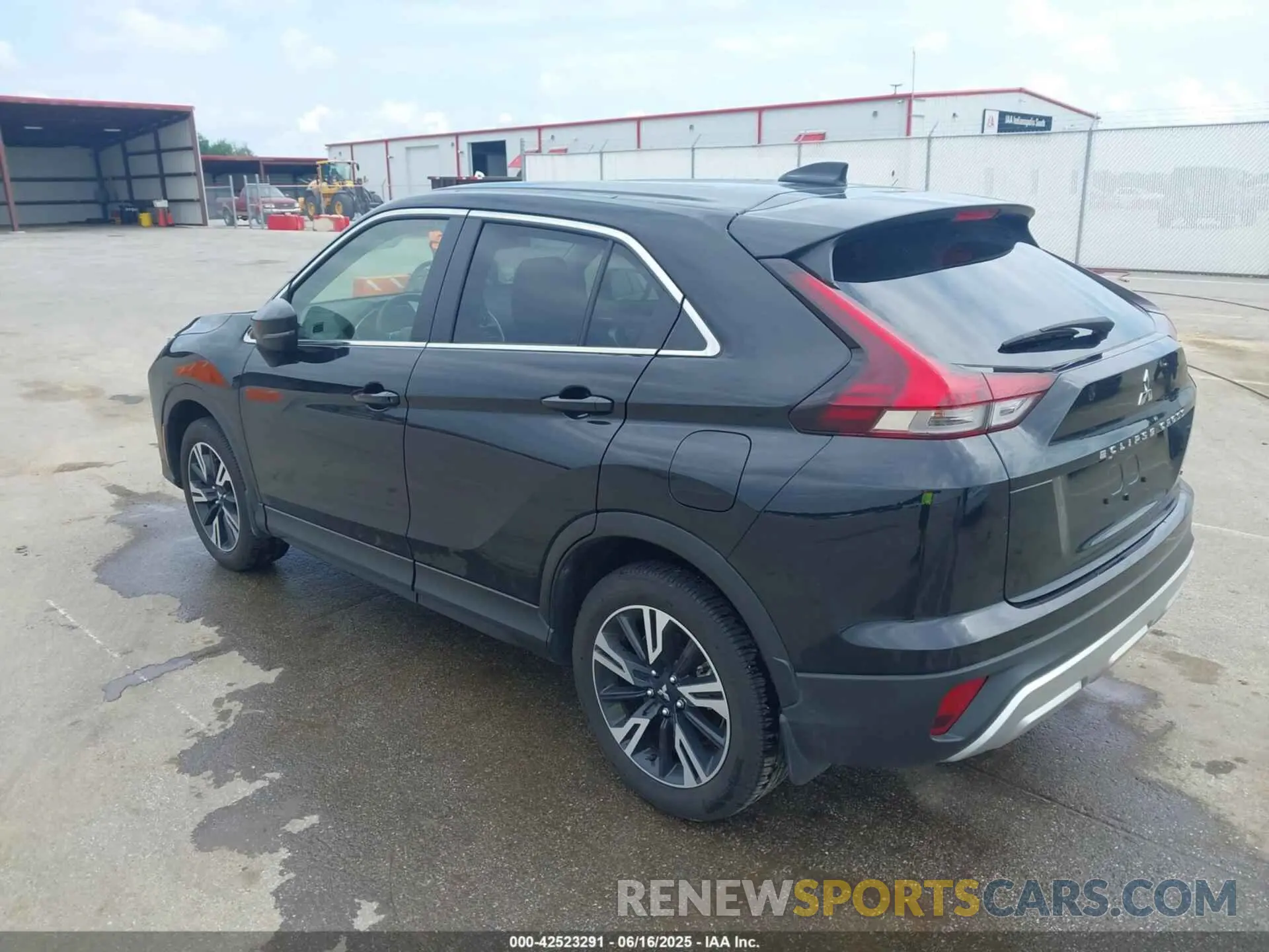 3 Фотография поврежденного автомобиля JA4ATWAAXRZ073174 MITSUBISHI ECLIPSE CROSS 2024