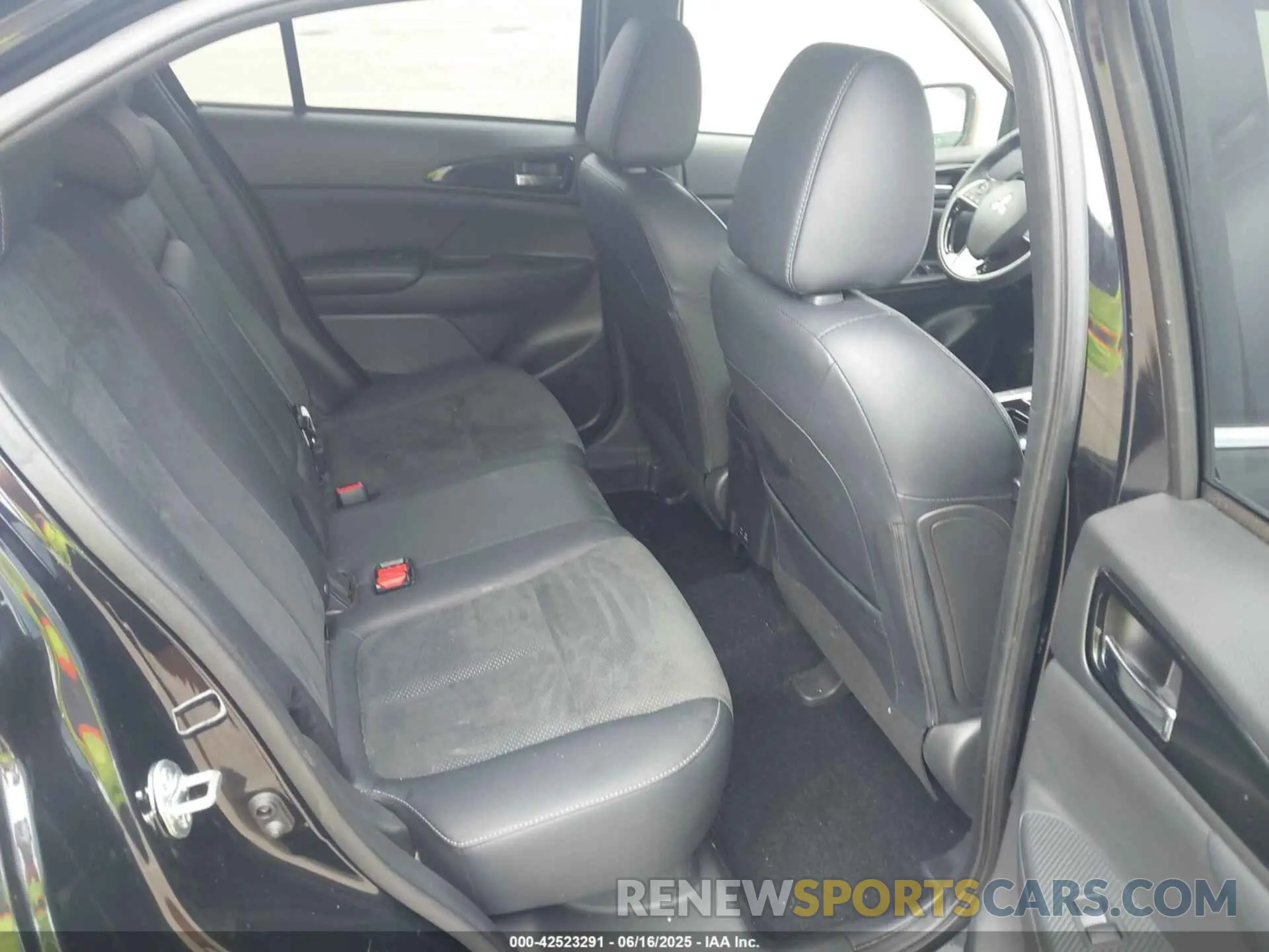 8 Фотография поврежденного автомобиля JA4ATWAAXRZ073174 MITSUBISHI ECLIPSE CROSS 2024