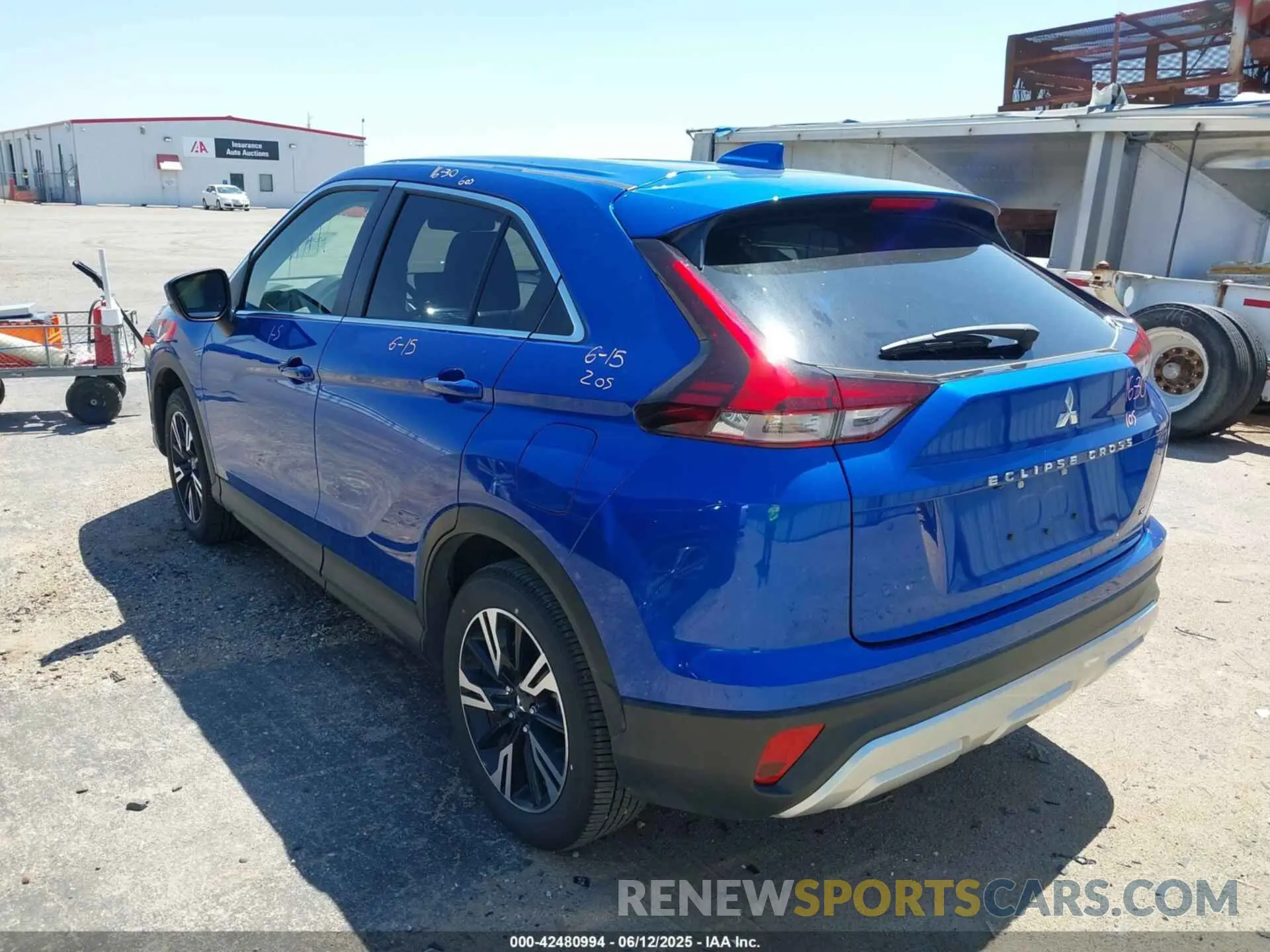 3 Фотография поврежденного автомобиля JA4ATWAA3SZ012187 MITSUBISHI ECLIPSE CROSS 2025