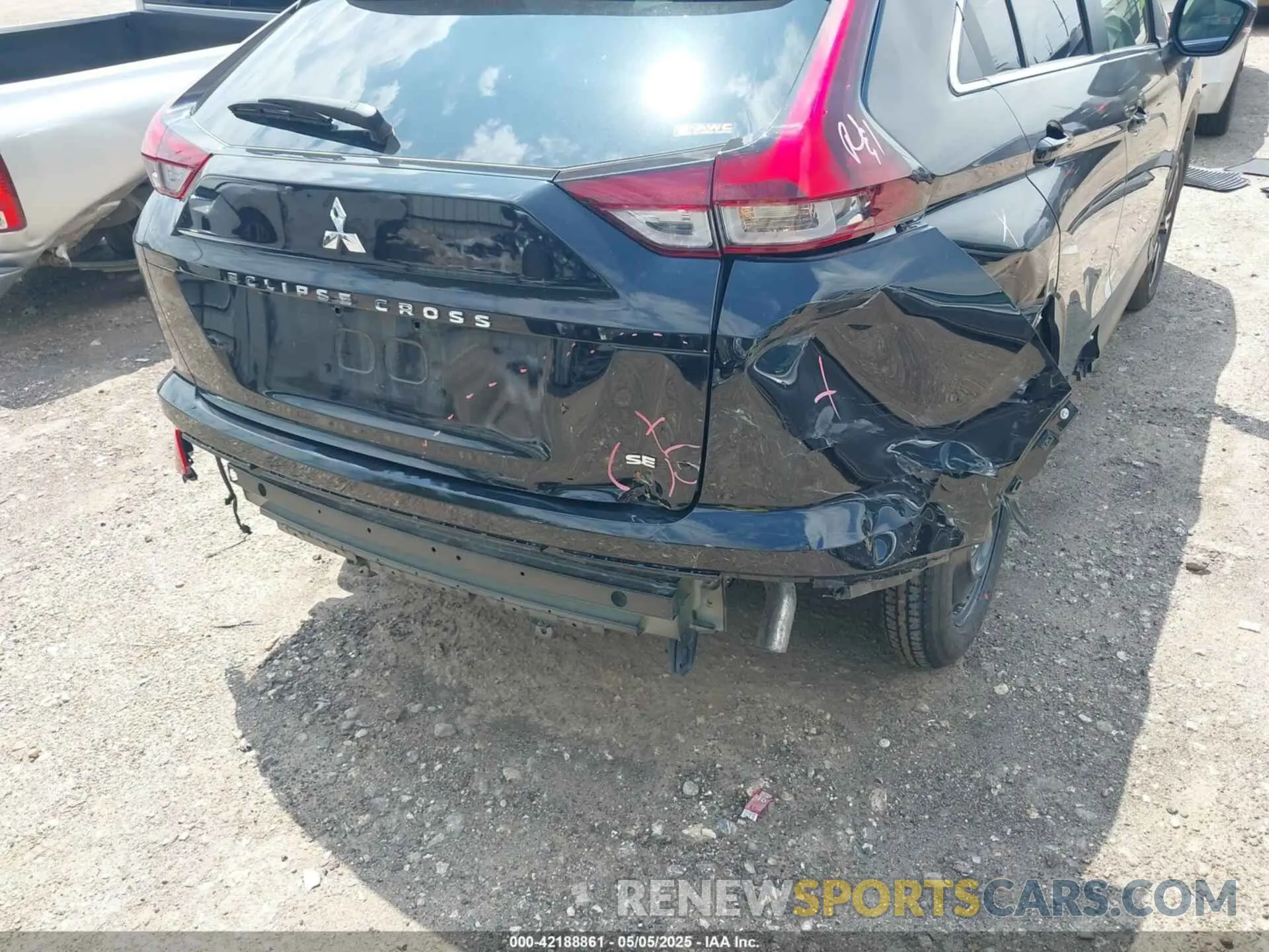 18 Photograph of a damaged car JA4ATWAA5SZ004141 MITSUBISHI ECLIPSE CROSS 2025
