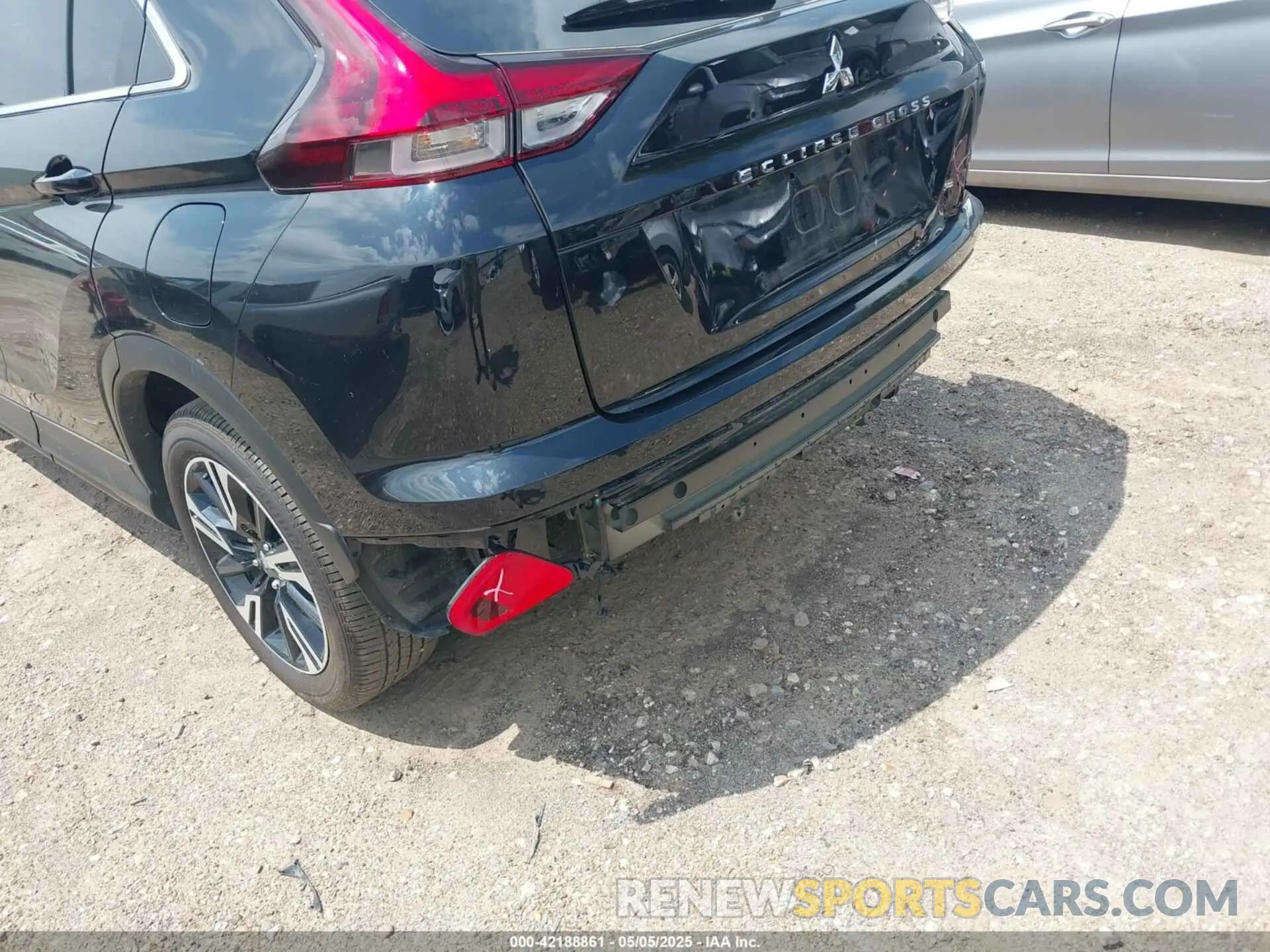 19 Photograph of a damaged car JA4ATWAA5SZ004141 MITSUBISHI ECLIPSE CROSS 2025