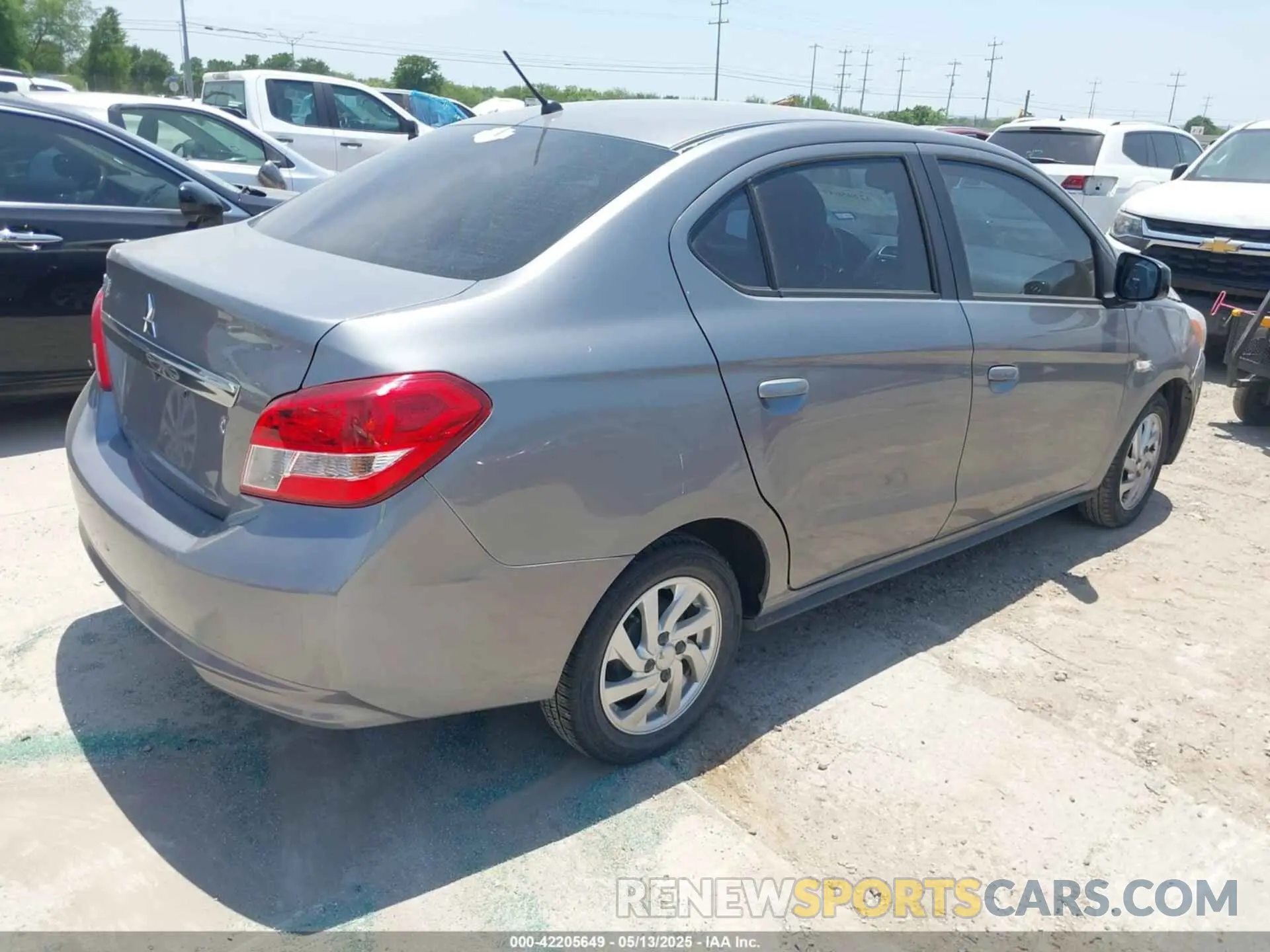 4 Photograph of a damaged car ML32F4FJ1LHF02199 MITSUBISHI MIRAGE G4 2020