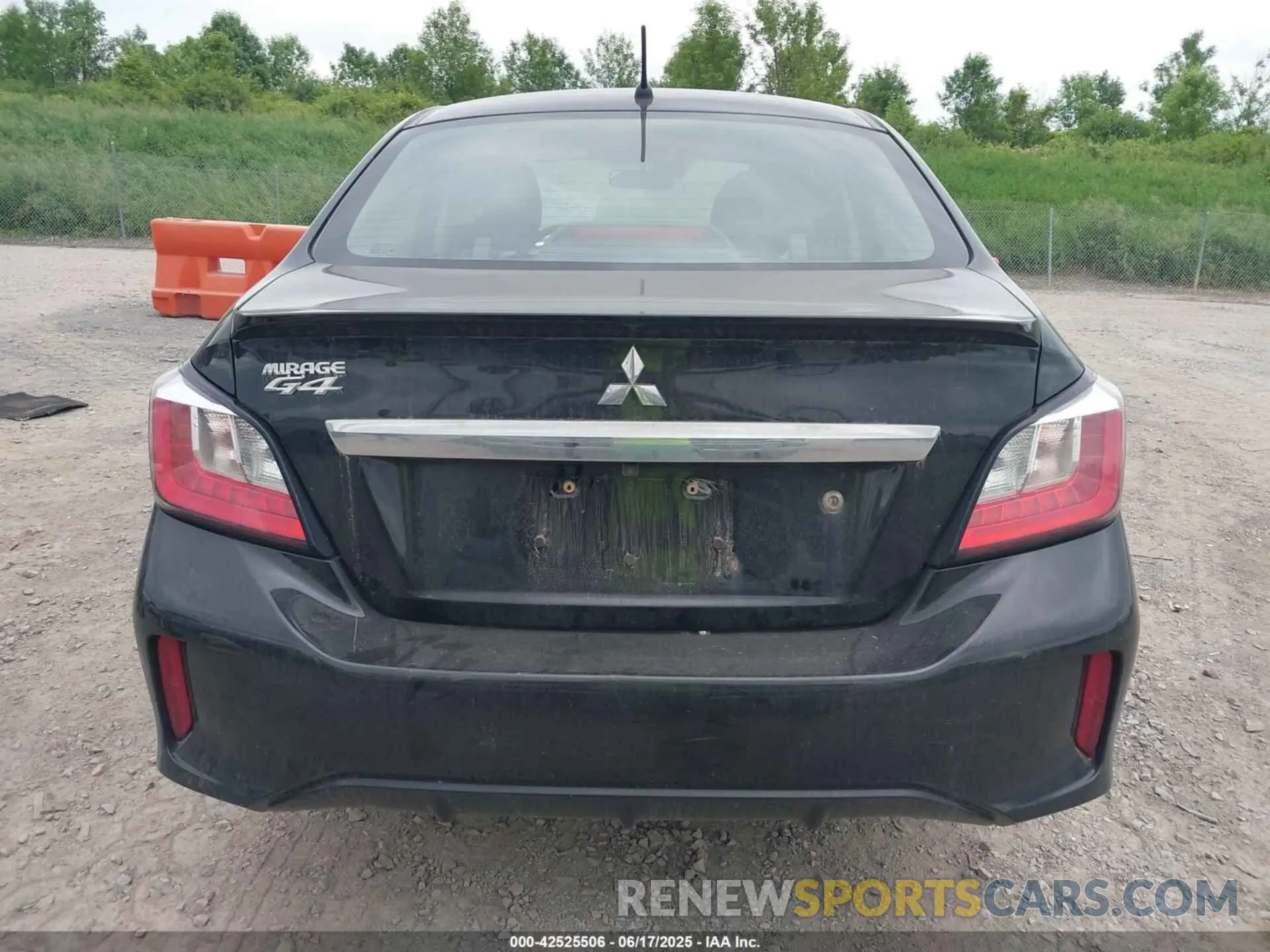 17 Photograph of a damaged car ML32FUFJ5RHF02733 MITSUBISHI MIRAGE G4 2024