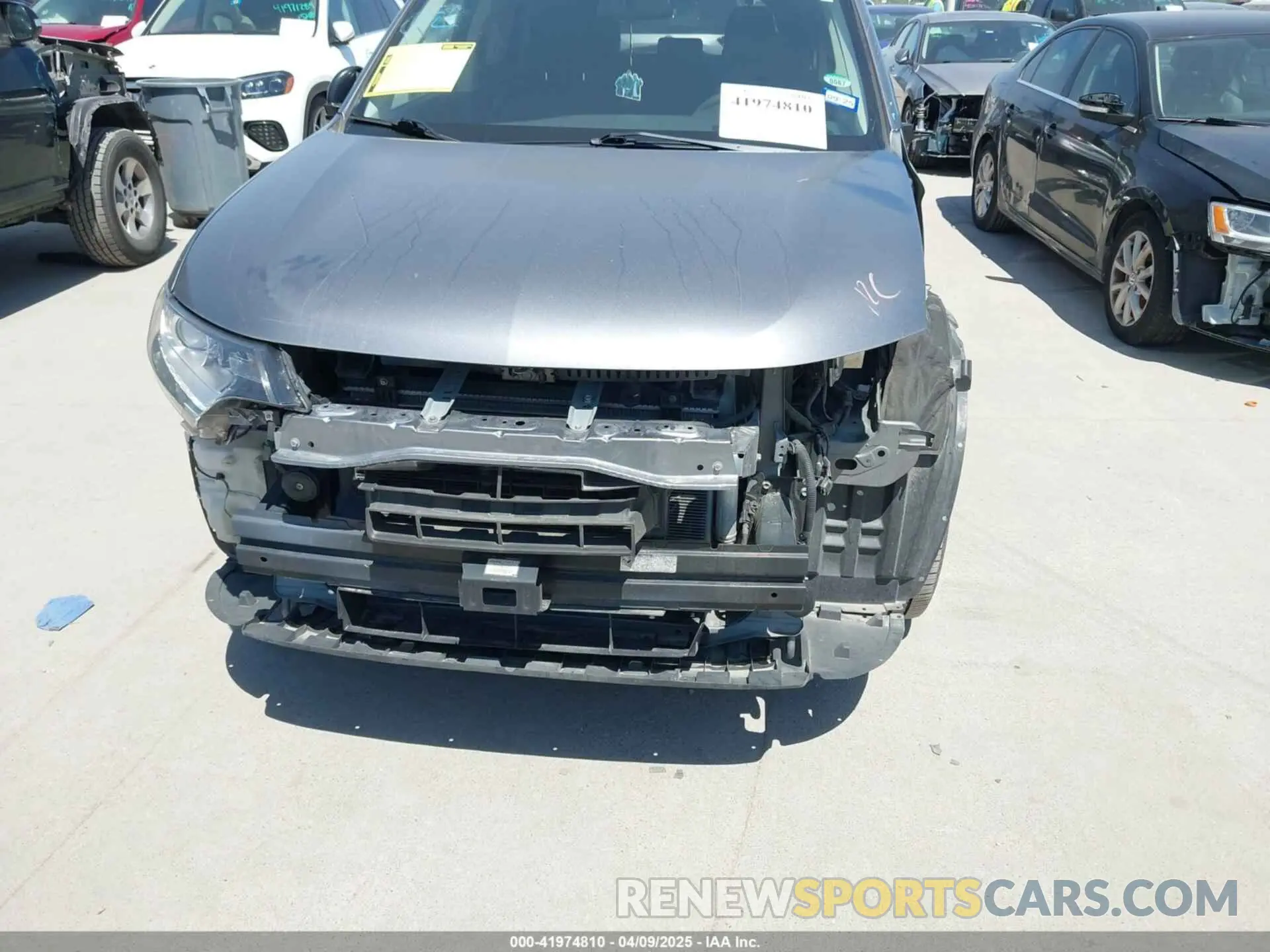 18 Фотография поврежденного автомобиля JA4AD2A31KJ000609 MITSUBISHI OUTLANDER 2019