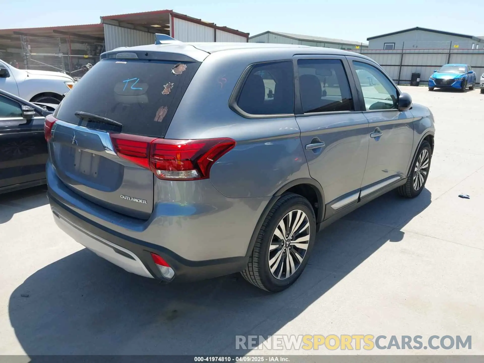 4 Фотография поврежденного автомобиля JA4AD2A31KJ000609 MITSUBISHI OUTLANDER 2019