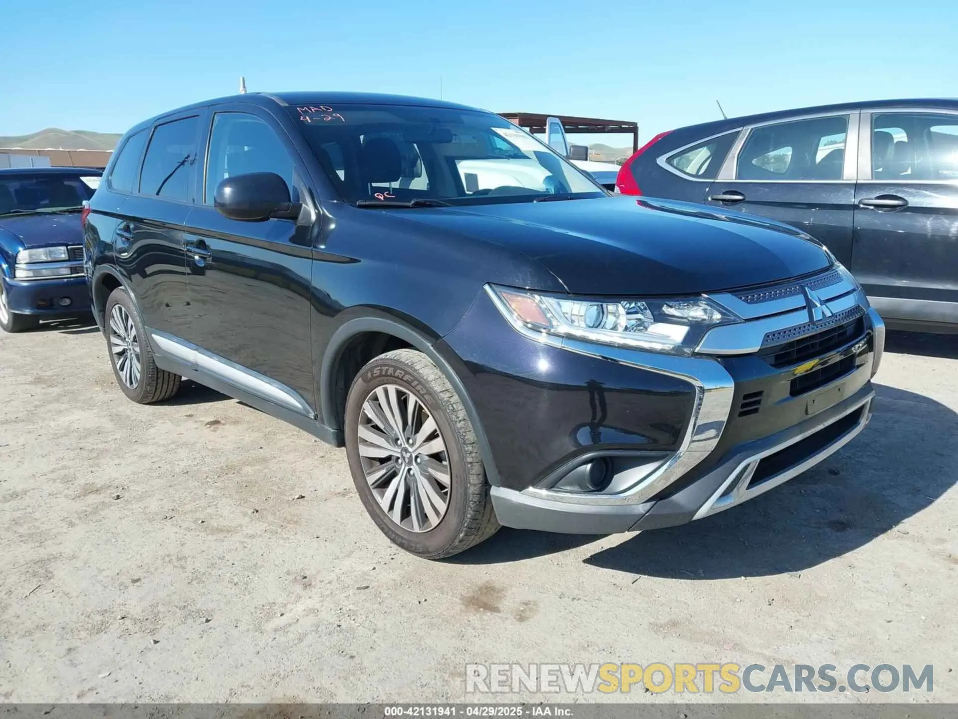 1 Photograph of a damaged car JA4AD2A32KJ002207 MITSUBISHI OUTLANDER 2019
