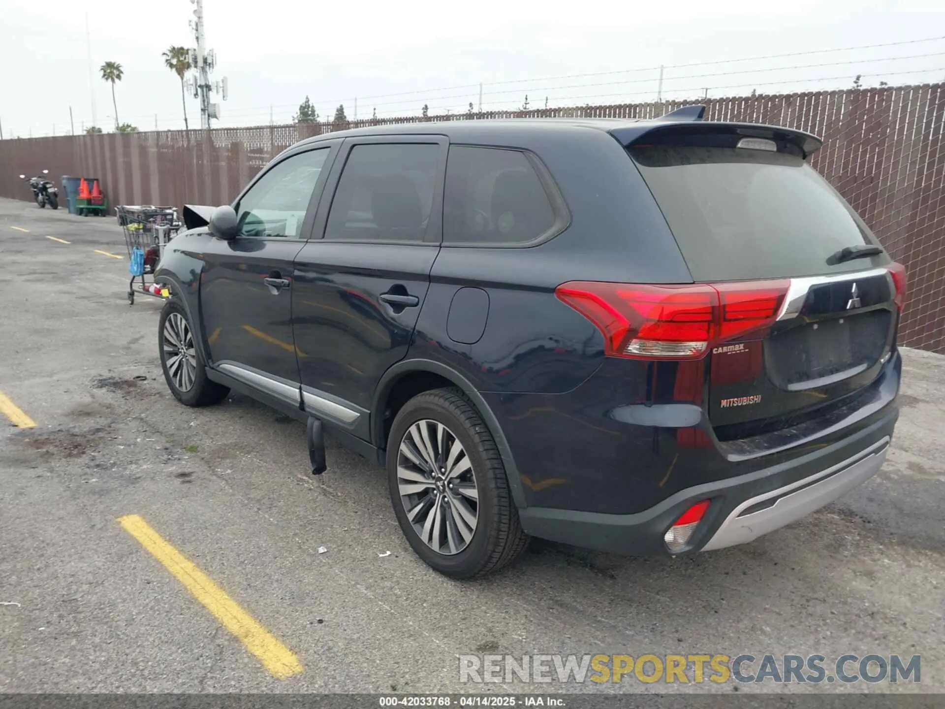 3 Photograph of a damaged car JA4AD2A34KJ000474 MITSUBISHI OUTLANDER 2019