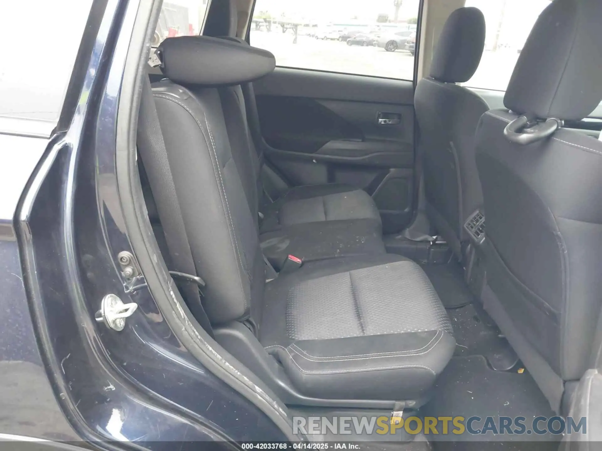 8 Photograph of a damaged car JA4AD2A34KJ000474 MITSUBISHI OUTLANDER 2019