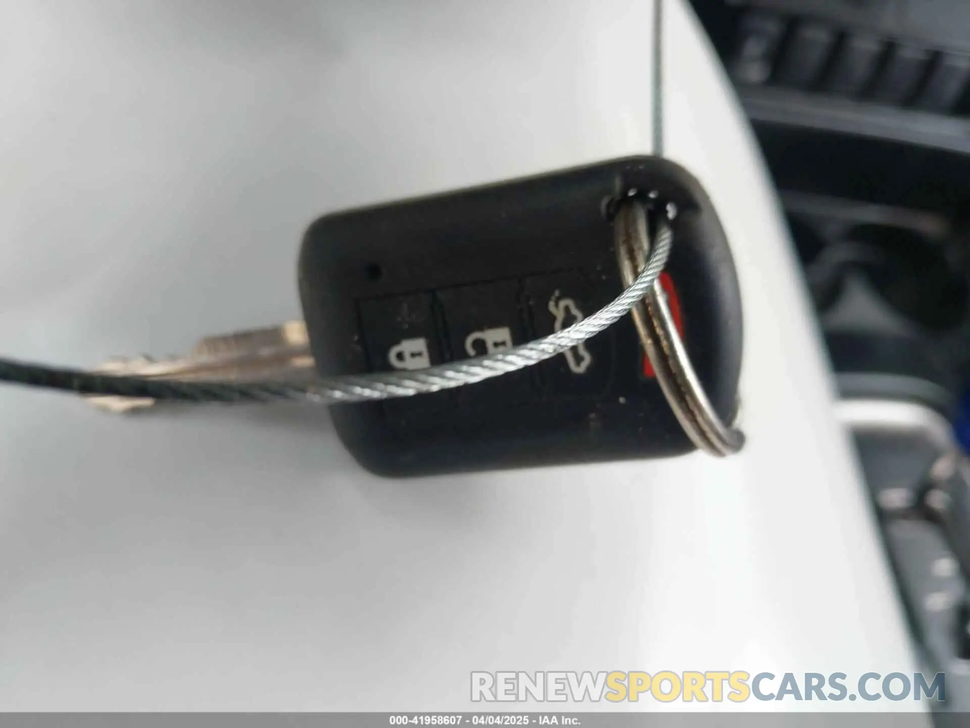 11 Photograph of a damaged car JA4AD2A38KZ047573 MITSUBISHI OUTLANDER 2019