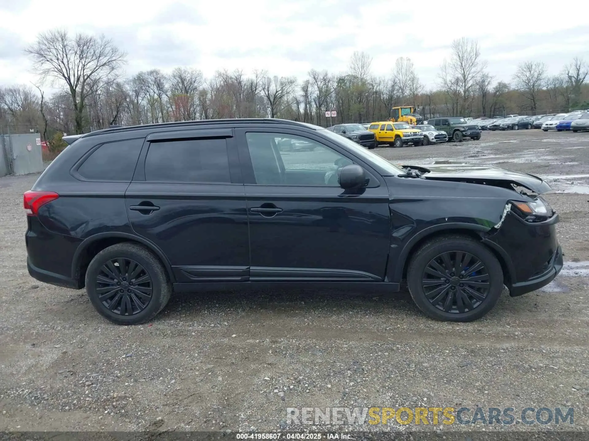 13 Photograph of a damaged car JA4AD2A38KZ047573 MITSUBISHI OUTLANDER 2019