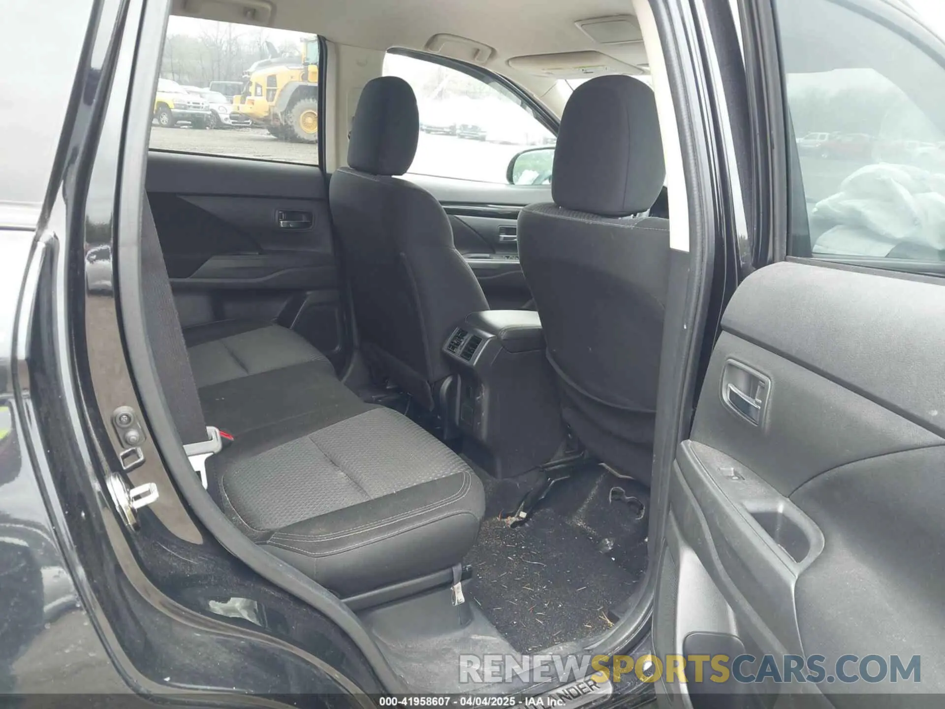 8 Photograph of a damaged car JA4AD2A38KZ047573 MITSUBISHI OUTLANDER 2019