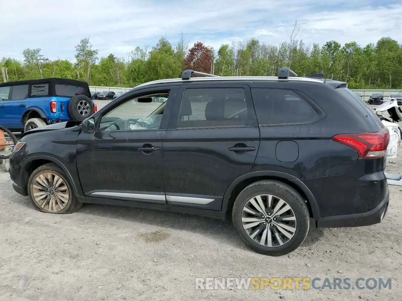 2 Фотография поврежденного автомобиля JA4AD2A39KZ011732 MITSUBISHI OUTLANDER 2019