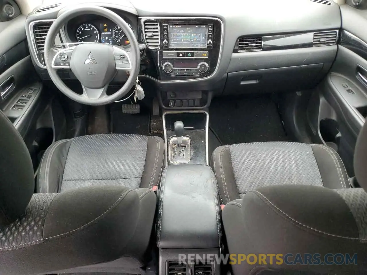 8 Photograph of a damaged car JA4AD2A39KZ019118 MITSUBISHI OUTLANDER 2019