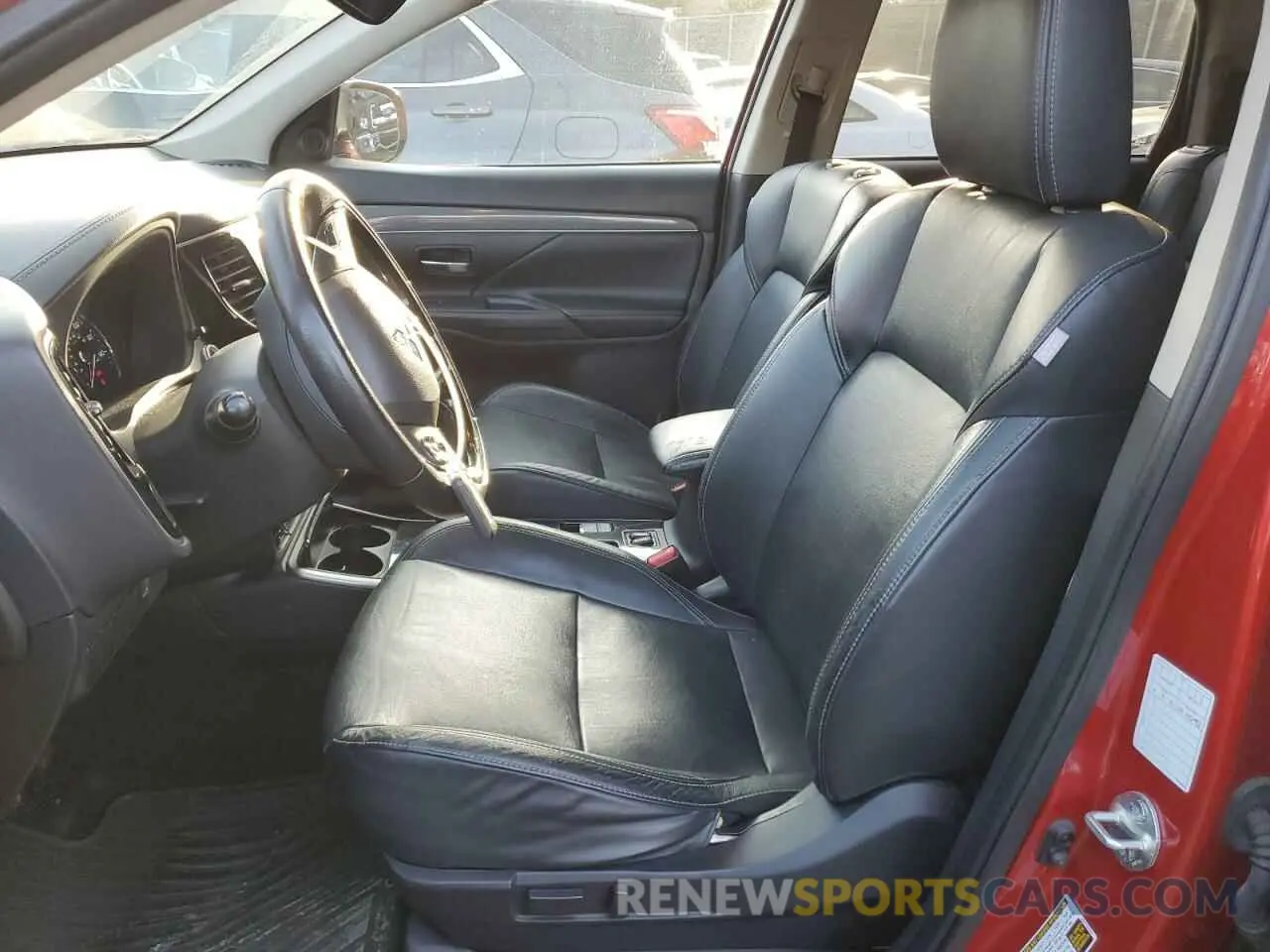 7 Photograph of a damaged car JA4AD3A30KZ034516 MITSUBISHI OUTLANDER 2019