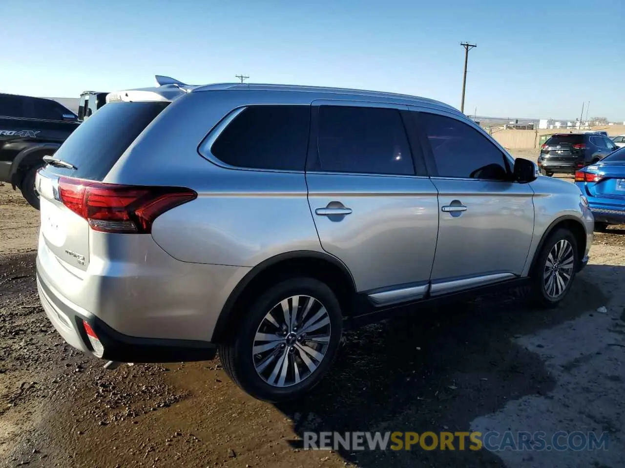 3 Фотография поврежденного автомобиля JA4AD3A30KZ037612 MITSUBISHI OUTLANDER 2019