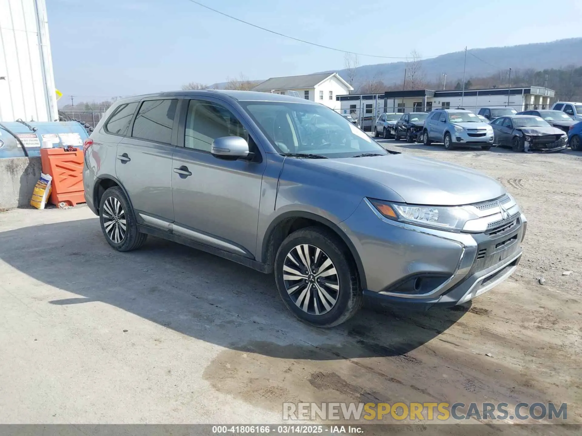 1 Фотография поврежденного автомобиля JA4AD3A30KZ043670 MITSUBISHI OUTLANDER 2019