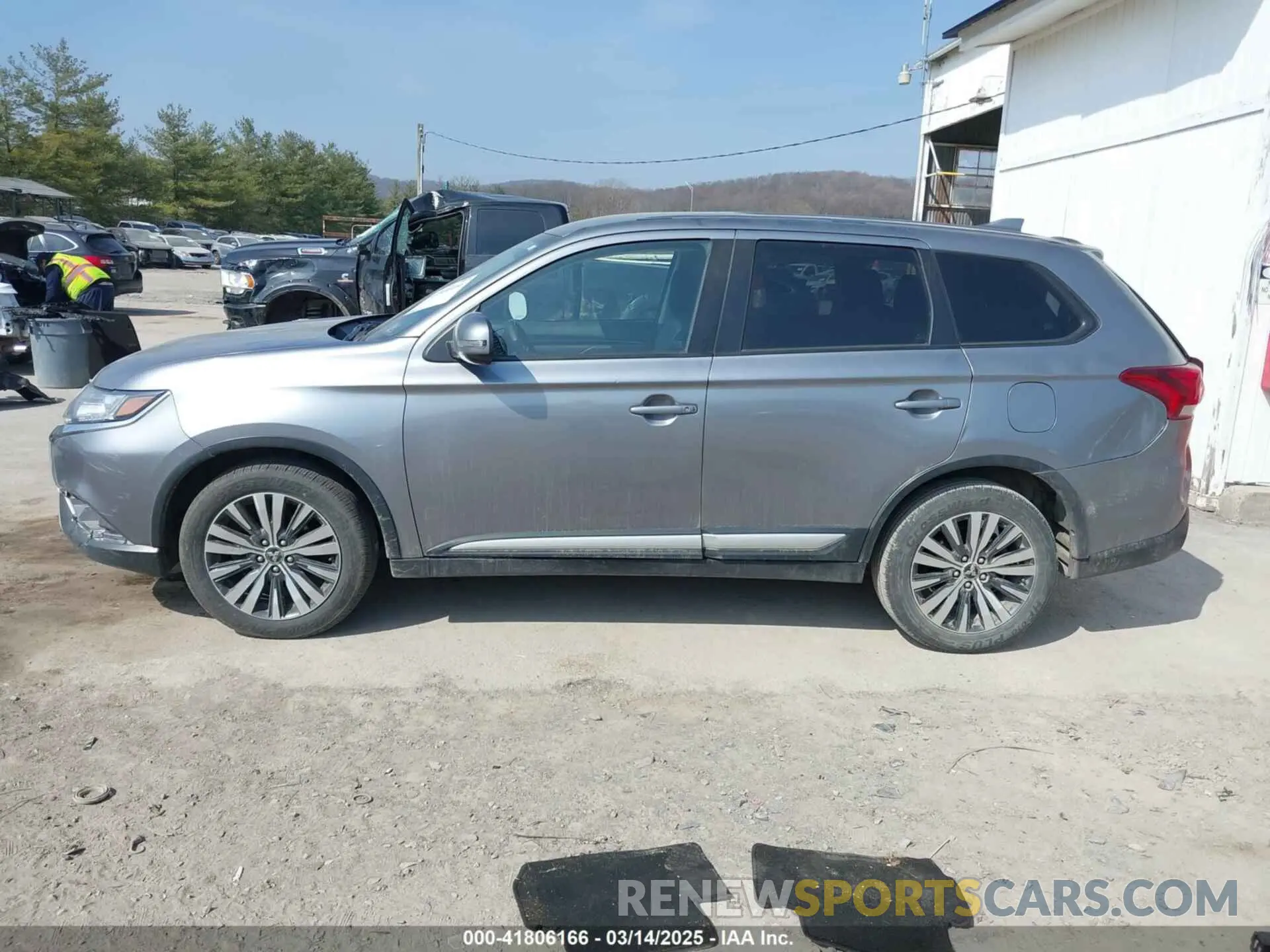 15 Фотография поврежденного автомобиля JA4AD3A30KZ043670 MITSUBISHI OUTLANDER 2019