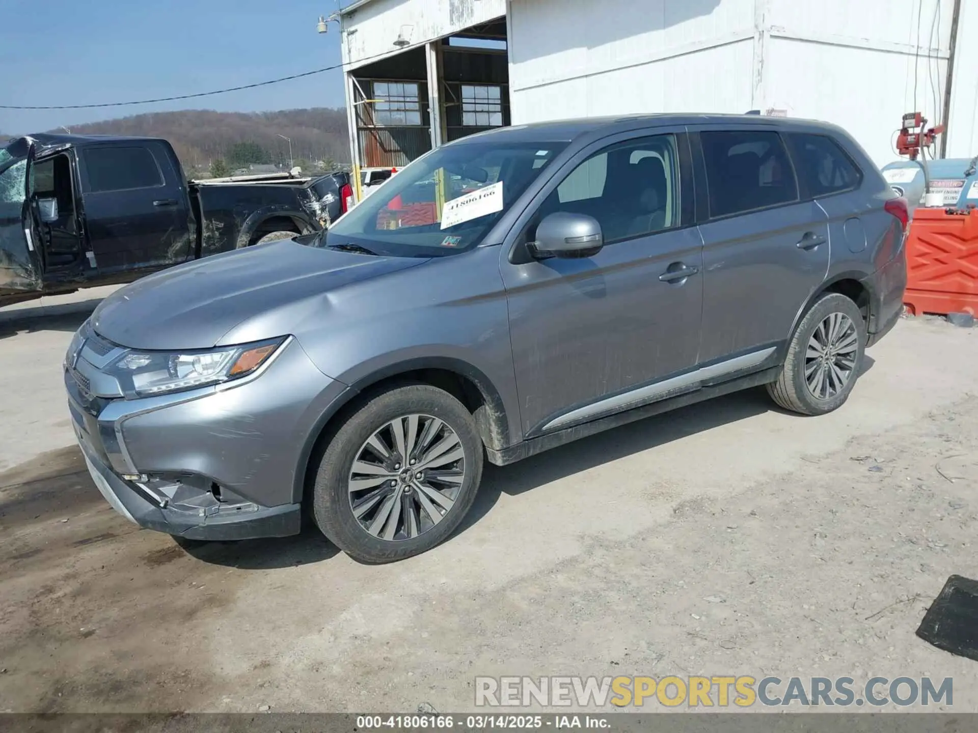 2 Фотография поврежденного автомобиля JA4AD3A30KZ043670 MITSUBISHI OUTLANDER 2019