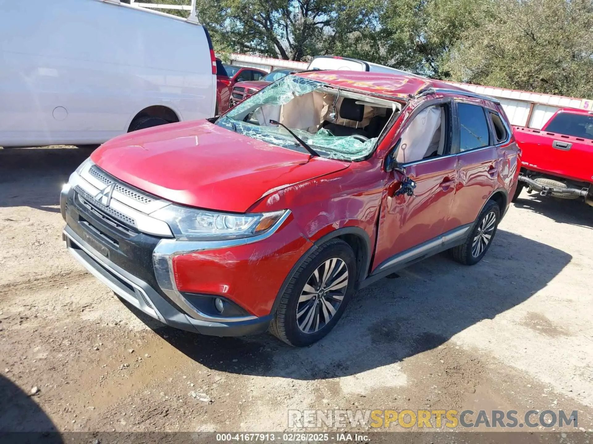2 Фотография поврежденного автомобиля JA4AD3A31KZ021189 MITSUBISHI OUTLANDER 2019