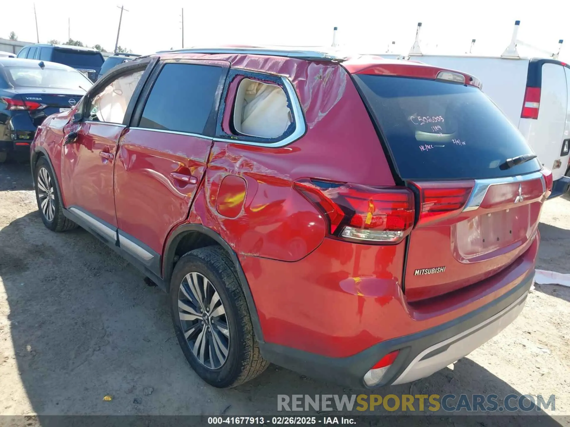 3 Фотография поврежденного автомобиля JA4AD3A31KZ021189 MITSUBISHI OUTLANDER 2019