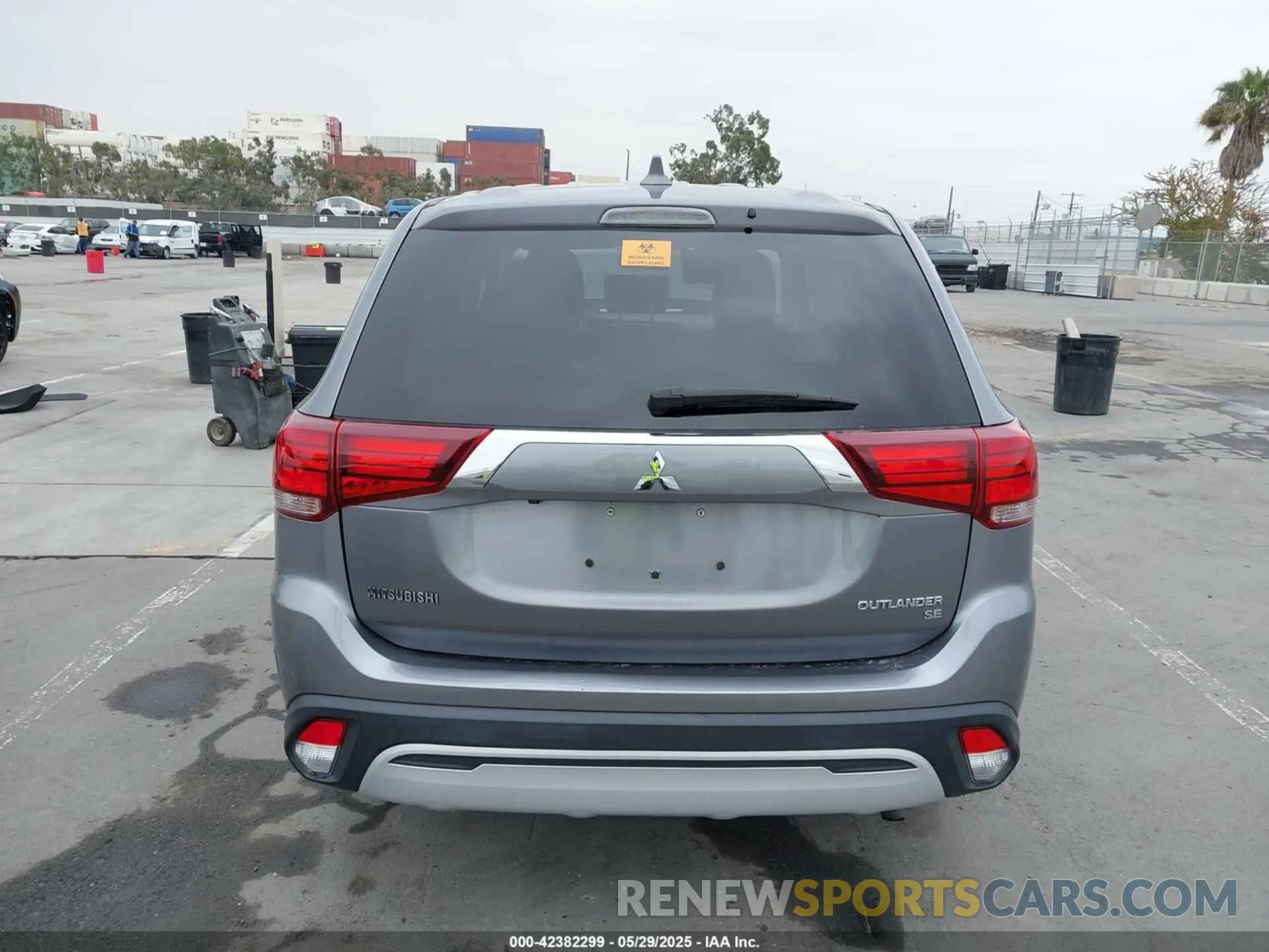 16 Photograph of a damaged car JA4AD3A32KJ000589 MITSUBISHI OUTLANDER 2019