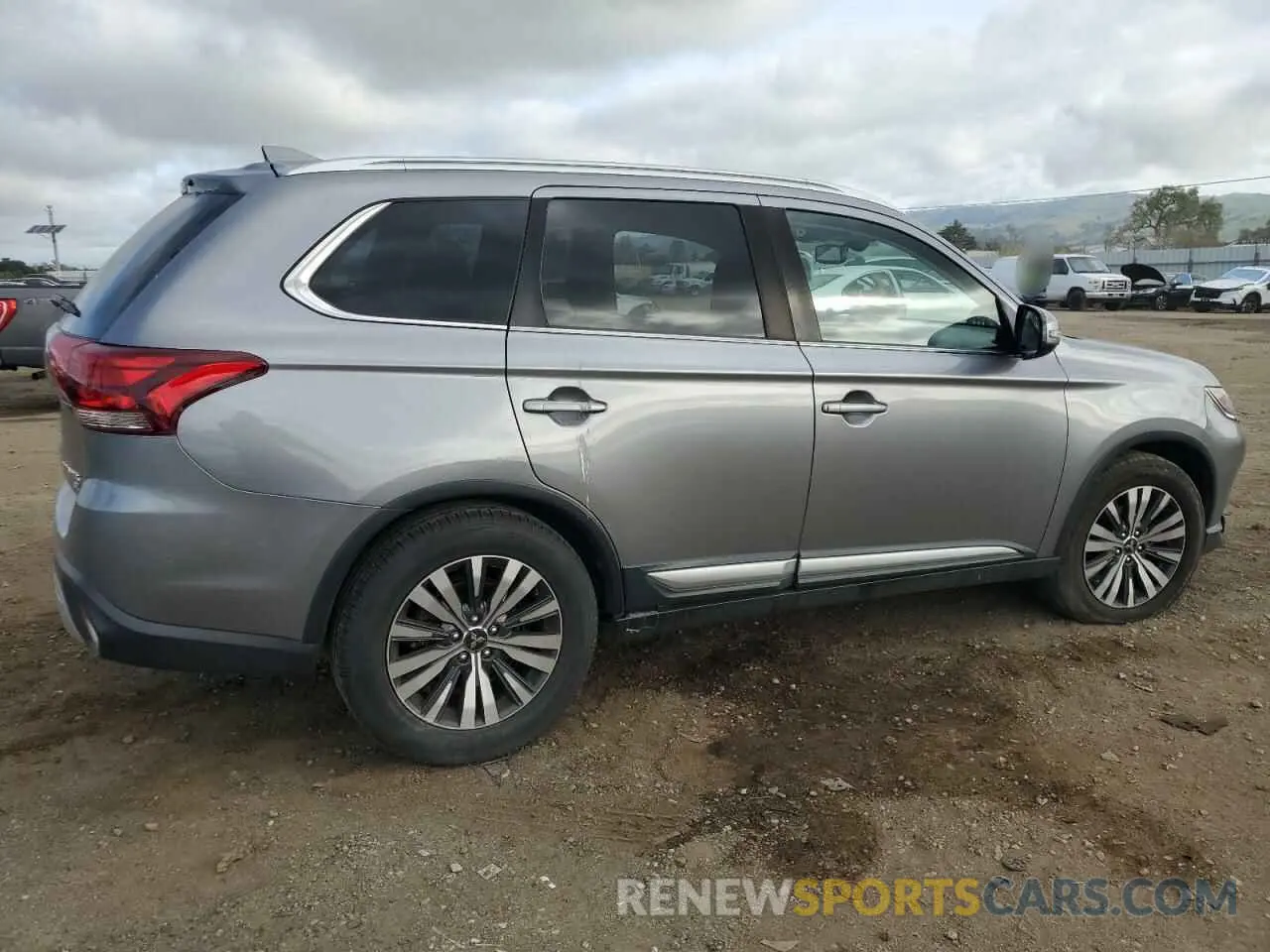 3 Photograph of a damaged car JA4AD3A32KZ027924 MITSUBISHI OUTLANDER 2019