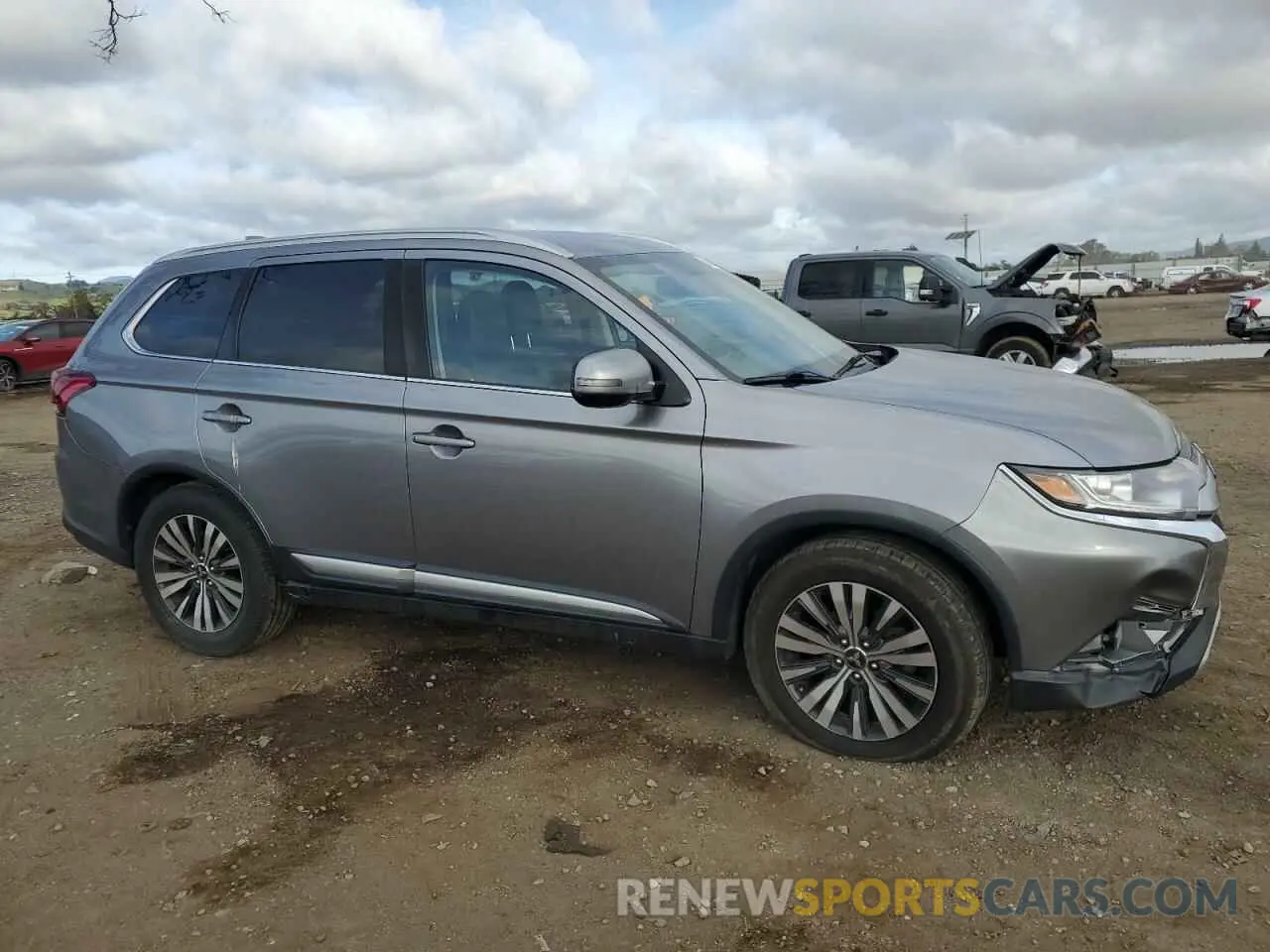 4 Photograph of a damaged car JA4AD3A32KZ027924 MITSUBISHI OUTLANDER 2019