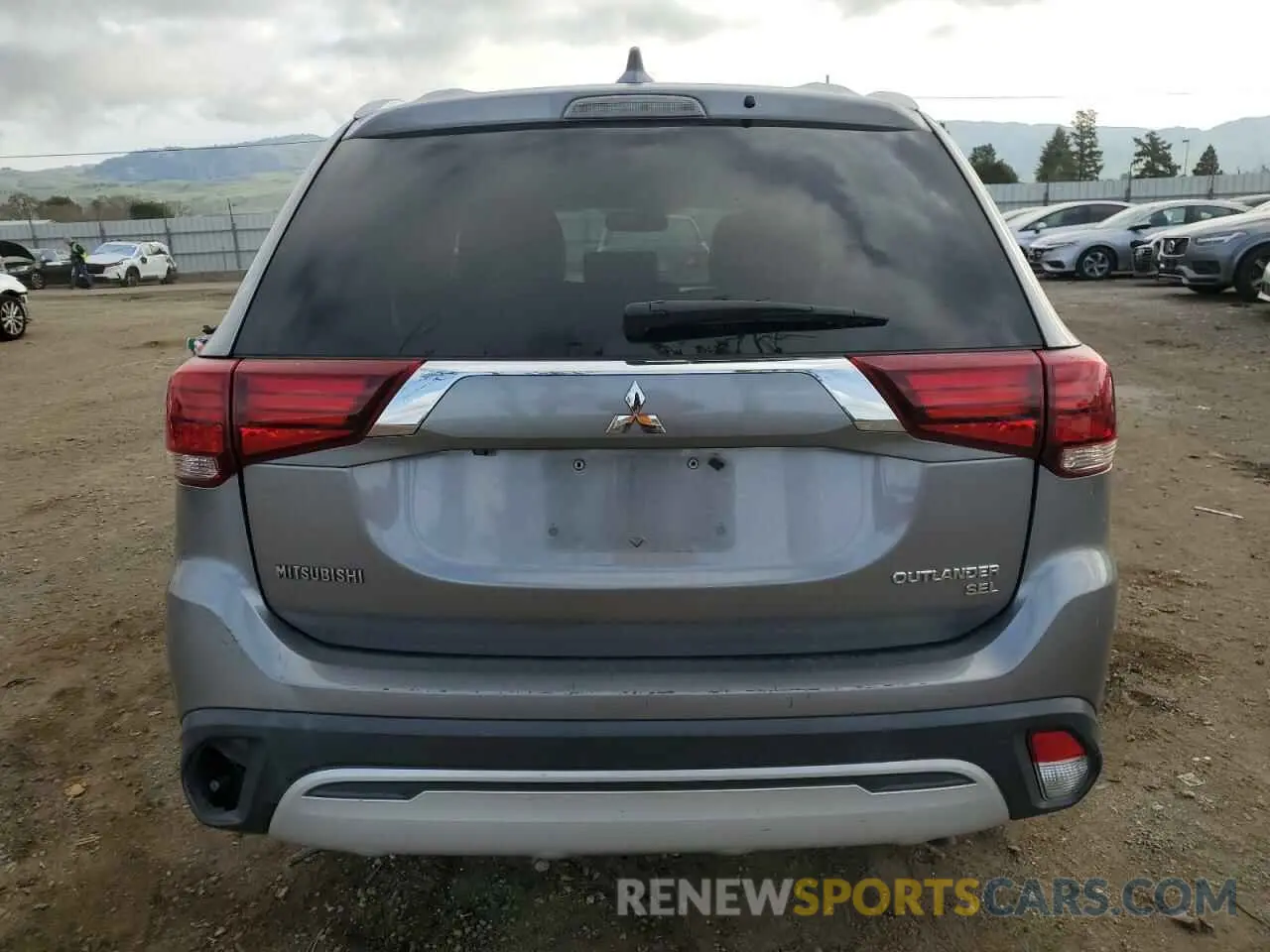 6 Photograph of a damaged car JA4AD3A32KZ027924 MITSUBISHI OUTLANDER 2019