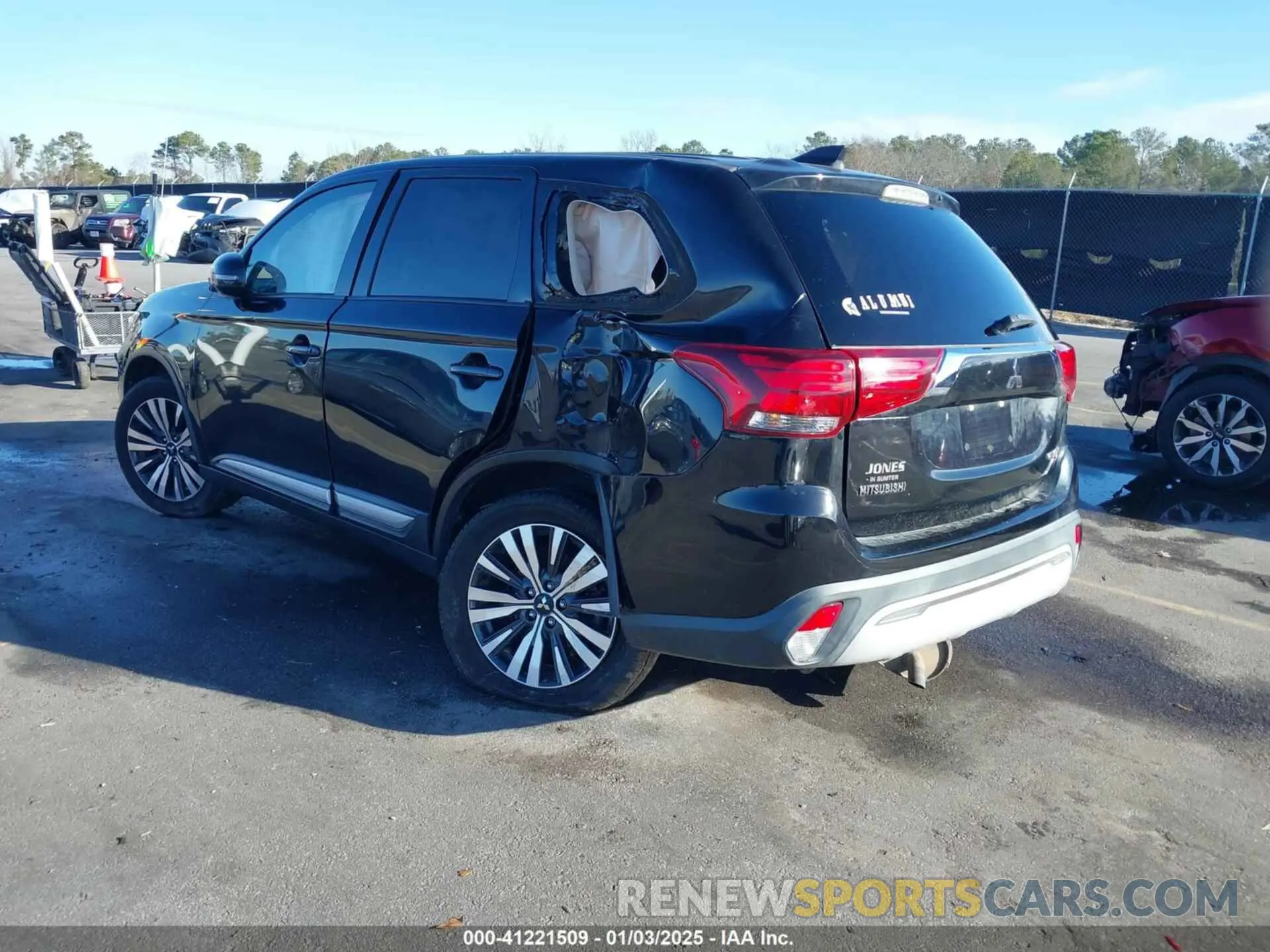3 Photograph of a damaged car JA4AD3A32KZ047770 MITSUBISHI OUTLANDER 2019