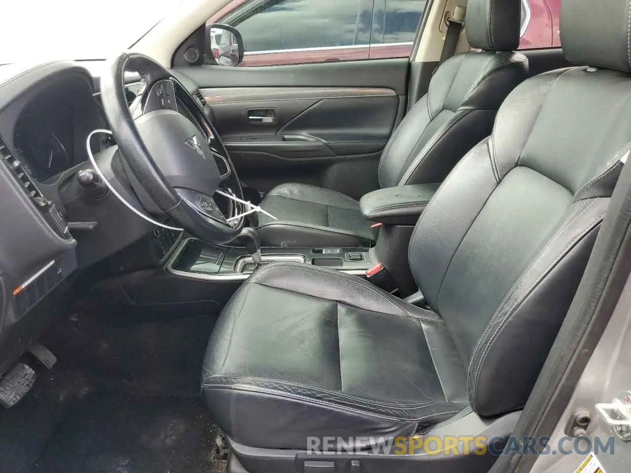 7 Photograph of a damaged car JA4AD3A34KJ000691 MITSUBISHI OUTLANDER 2019