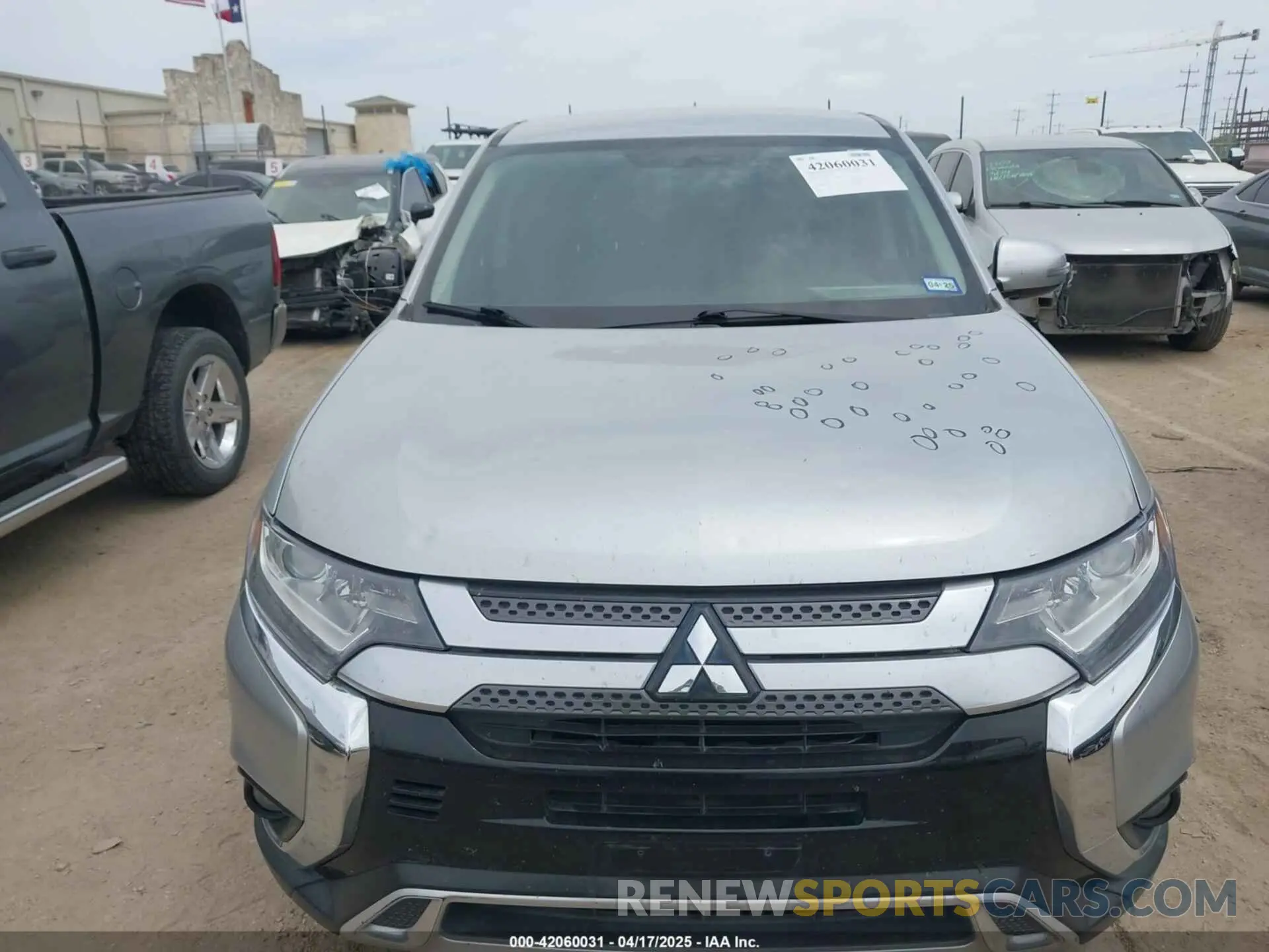 13 Photograph of a damaged car JA4AD3A34KZ015340 MITSUBISHI OUTLANDER 2019