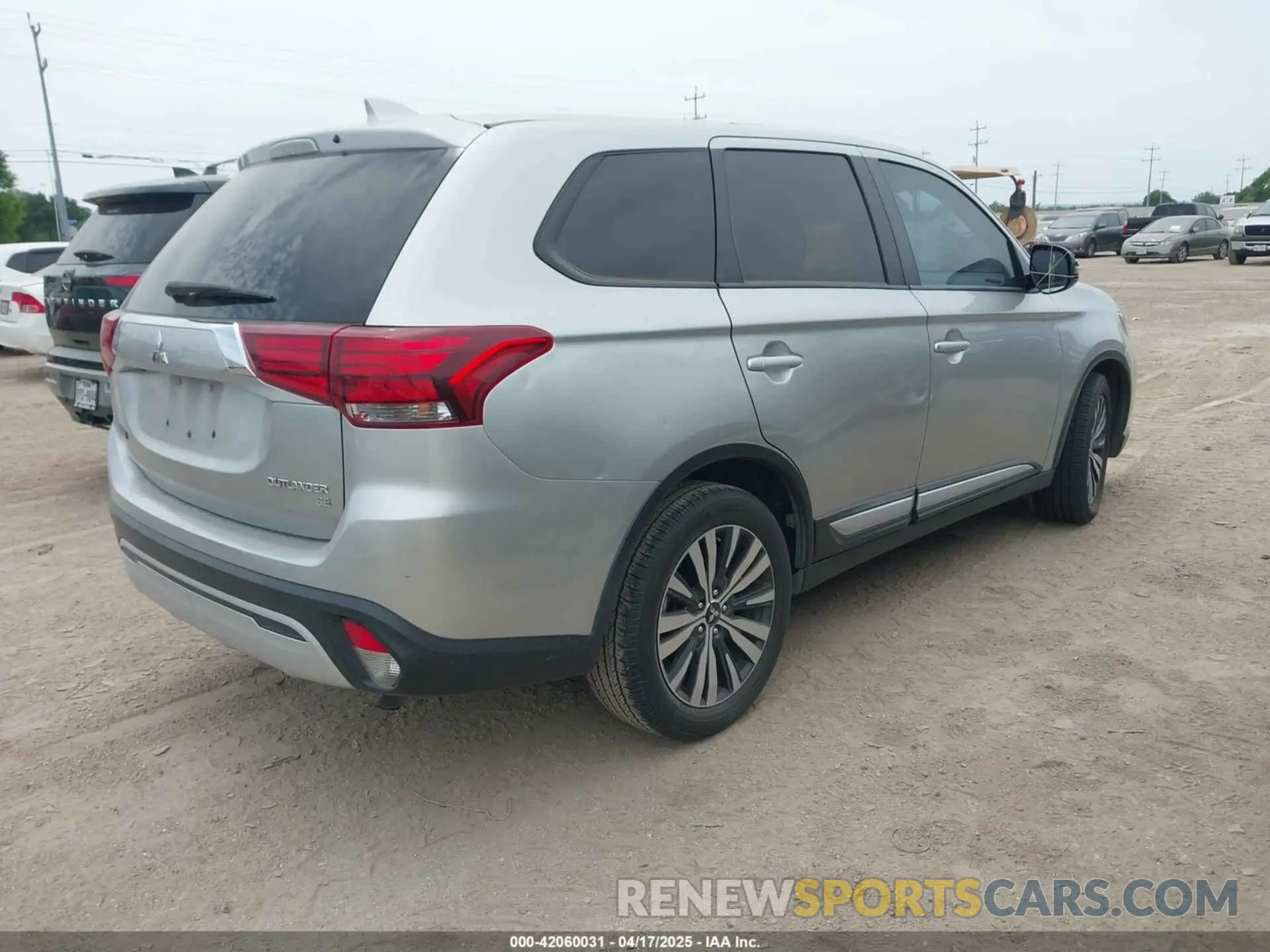 4 Photograph of a damaged car JA4AD3A34KZ015340 MITSUBISHI OUTLANDER 2019