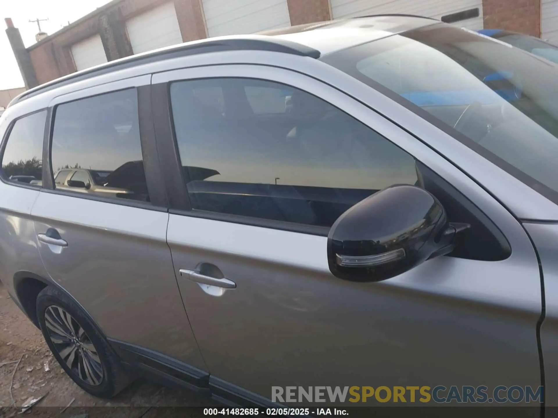 13 Фотография поврежденного автомобиля JA4AD3A35KZ038416 MITSUBISHI OUTLANDER 2019