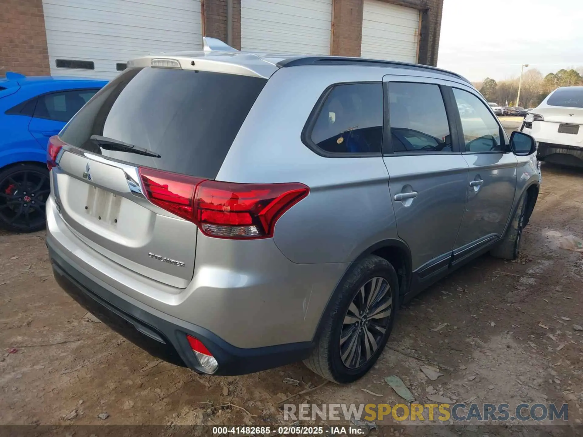 4 Фотография поврежденного автомобиля JA4AD3A35KZ038416 MITSUBISHI OUTLANDER 2019