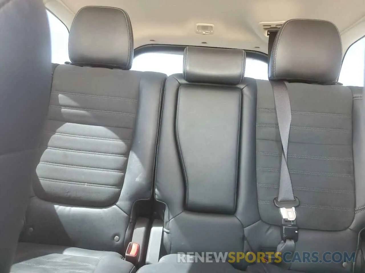 10 Photograph of a damaged car JA4AD3A36KJ000532 MITSUBISHI OUTLANDER 2019