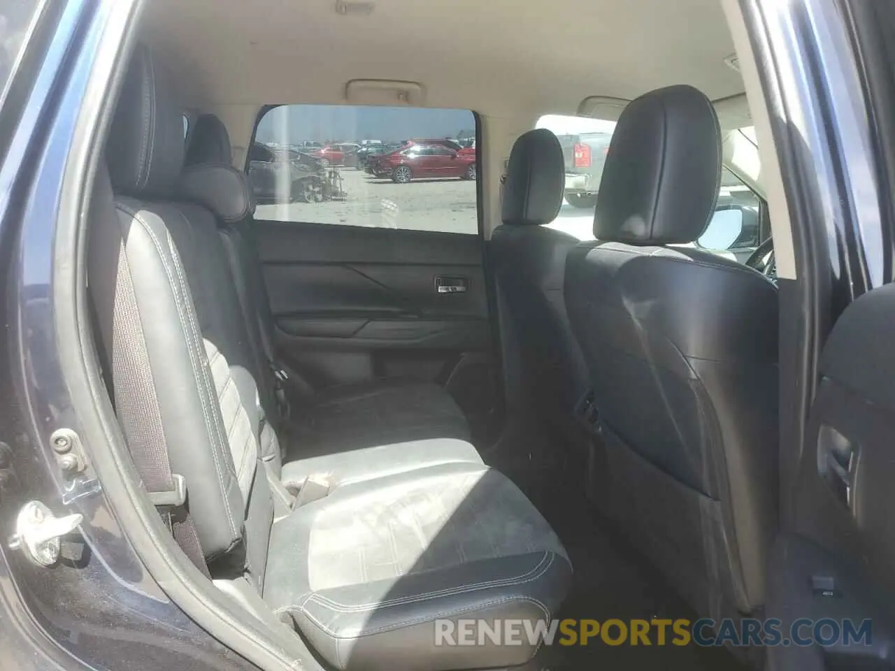 12 Photograph of a damaged car JA4AD3A36KJ000532 MITSUBISHI OUTLANDER 2019